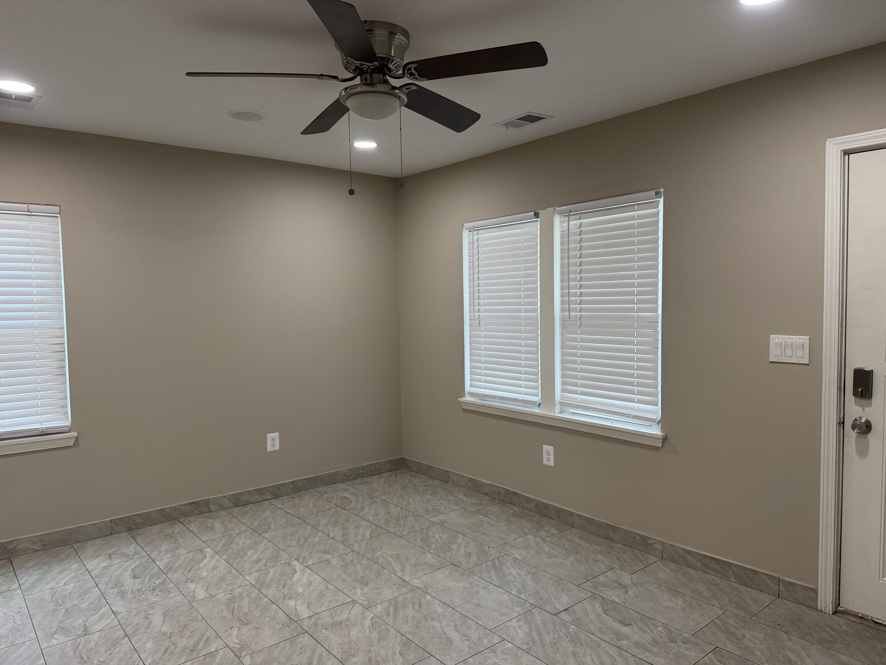 12737 Couwlier Avenue Property Photo 5