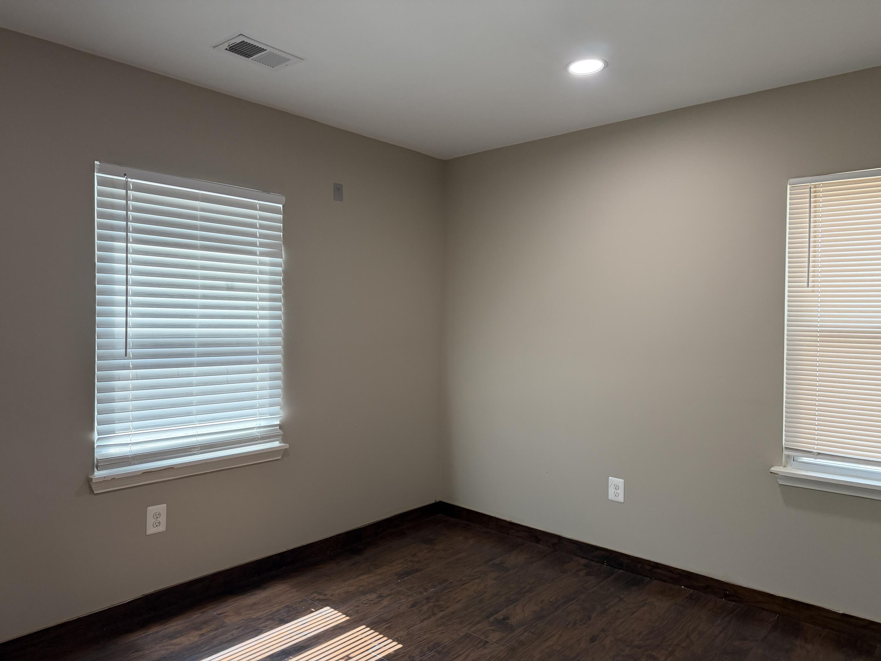 12737 Couwlier Avenue Property Photo 10