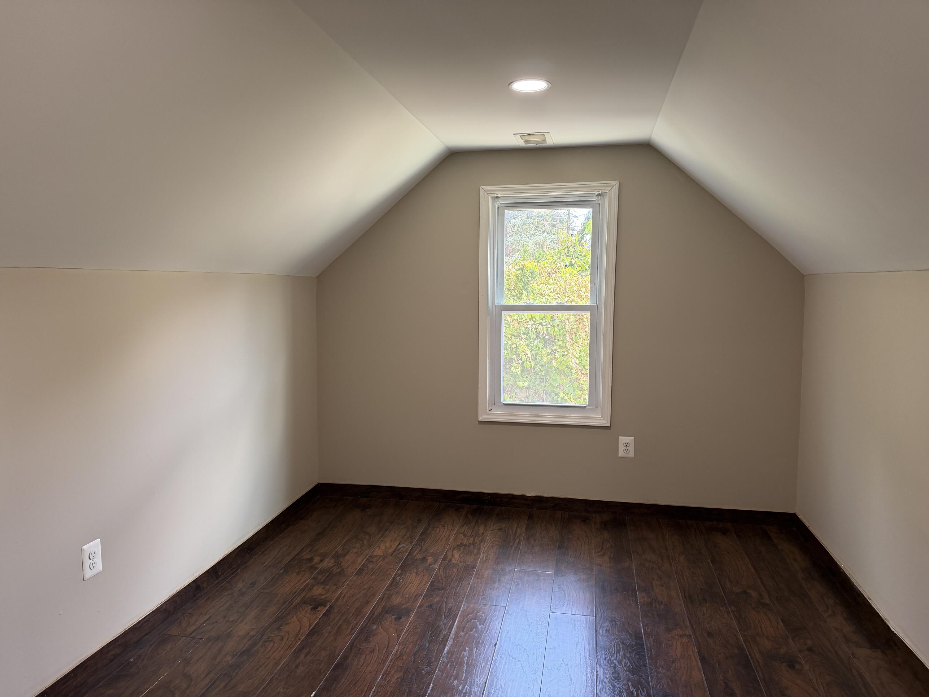 12737 Couwlier Avenue Property Photo 15