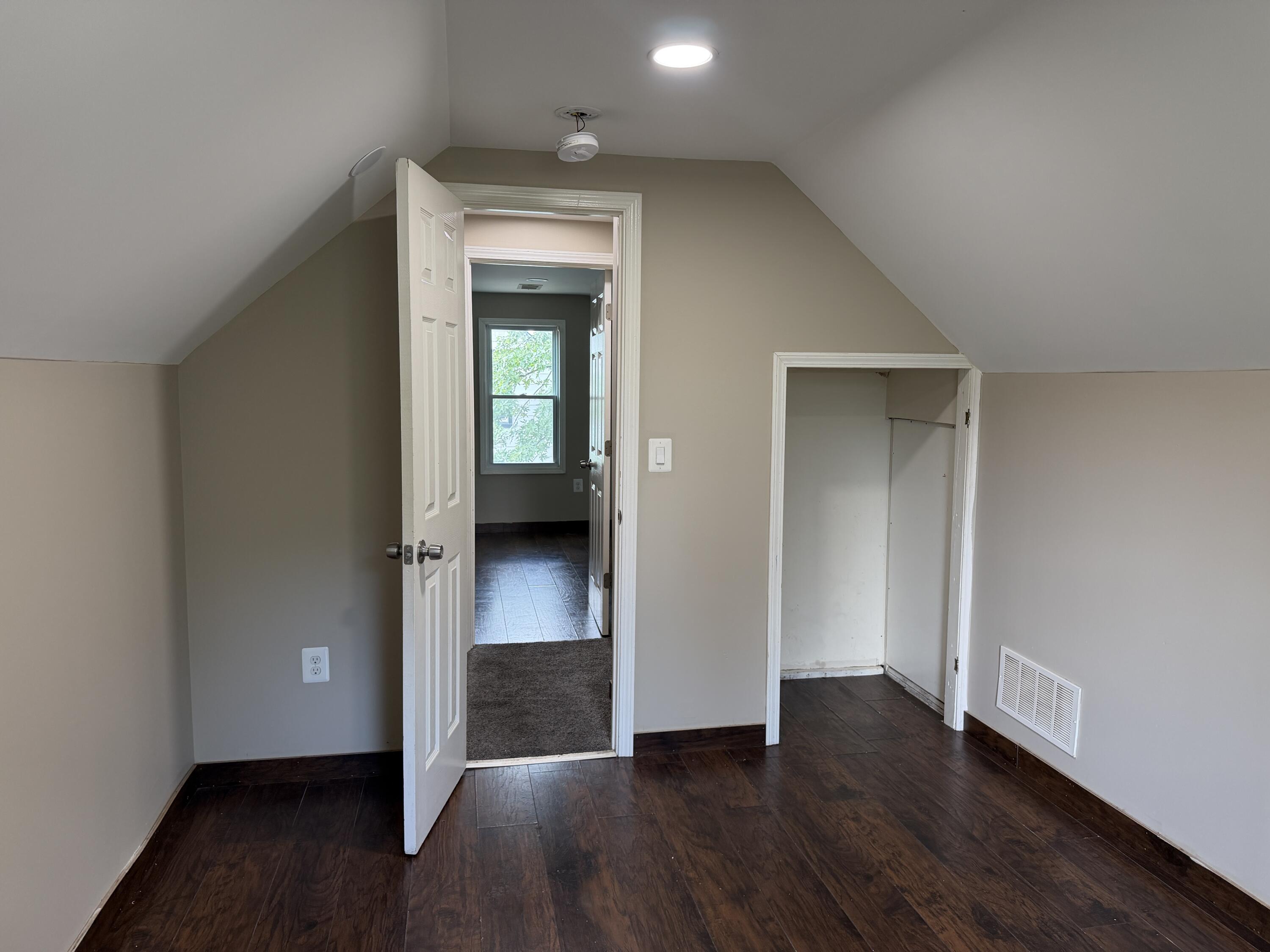 12737 Couwlier Avenue Property Photo 16