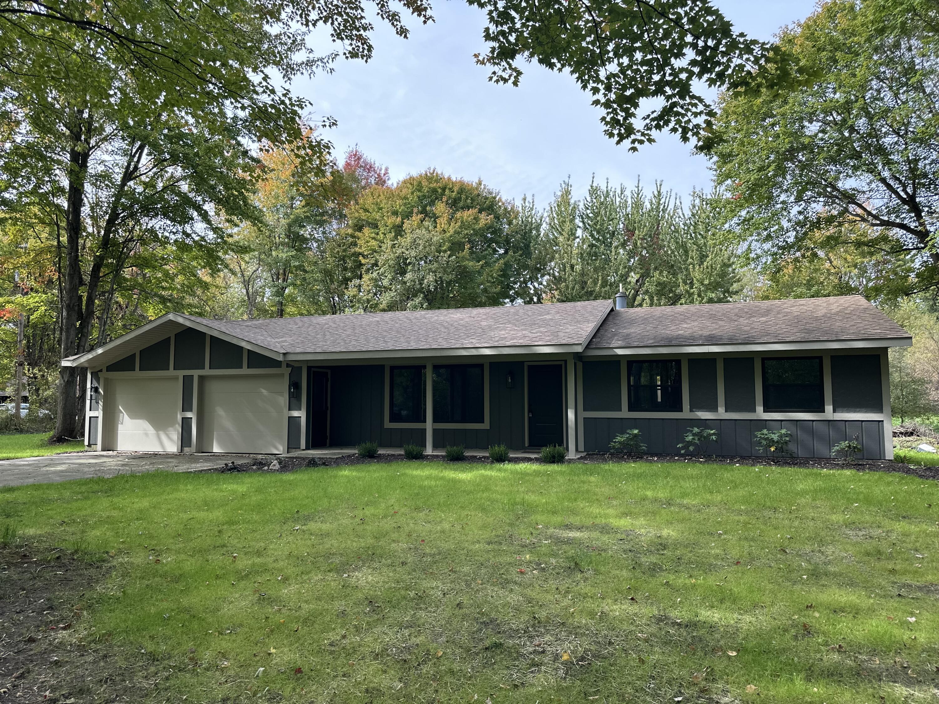 7761 Hanna Lake Avenue Se Property Photo 1