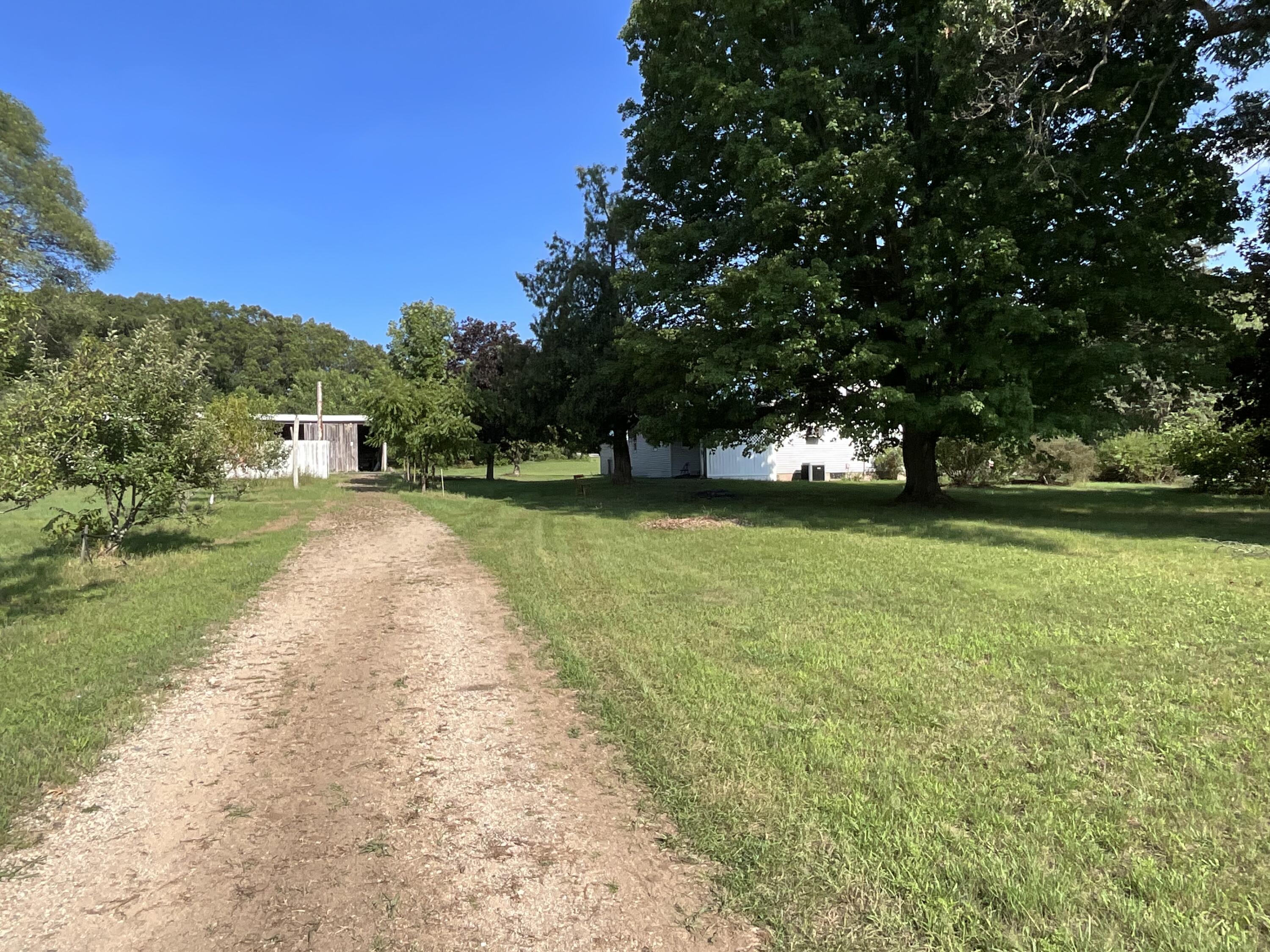 2031 10 Mile Road Ne Property Photo 15