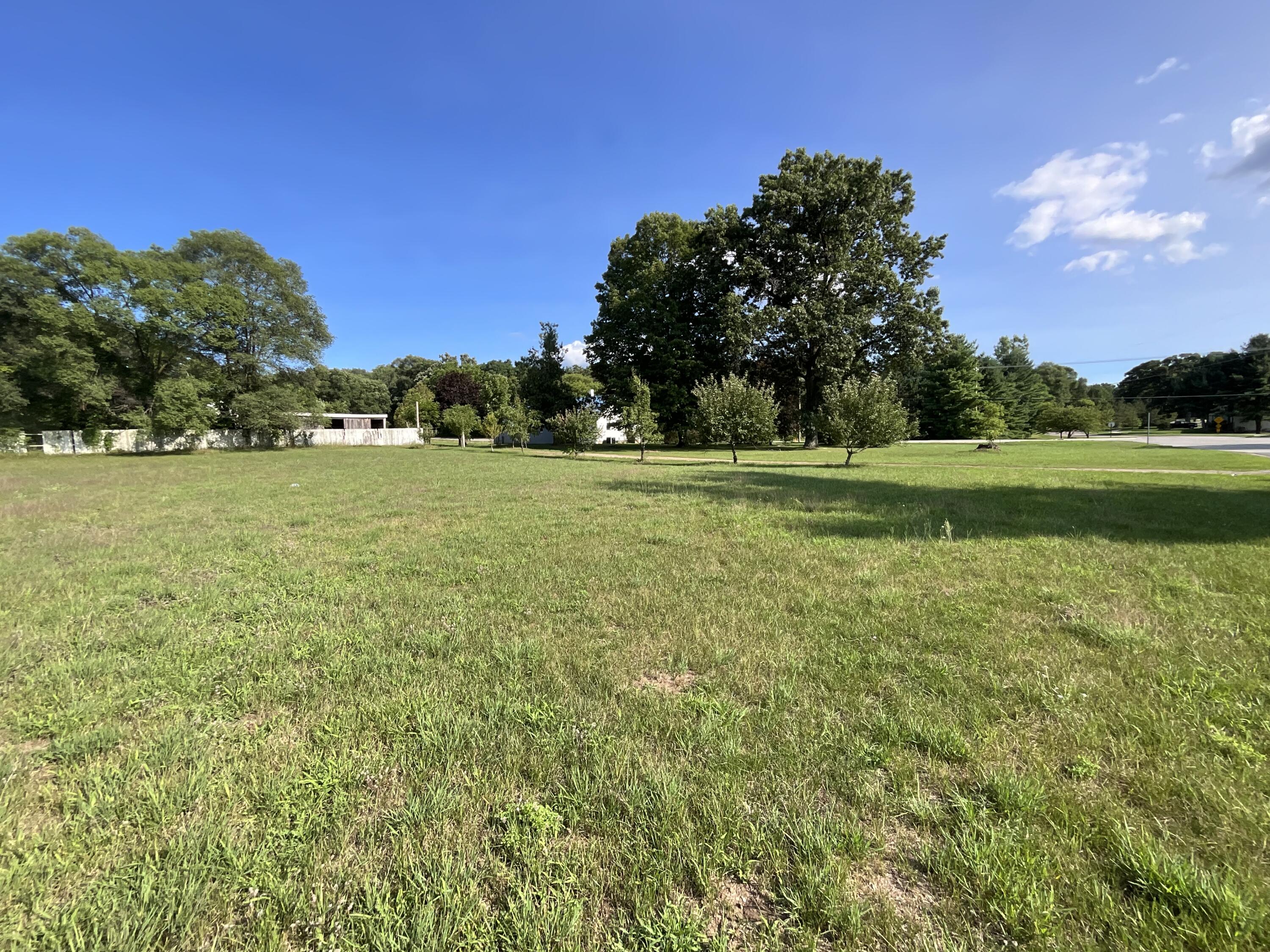 2031 10 Mile Road Ne Property Photo 16