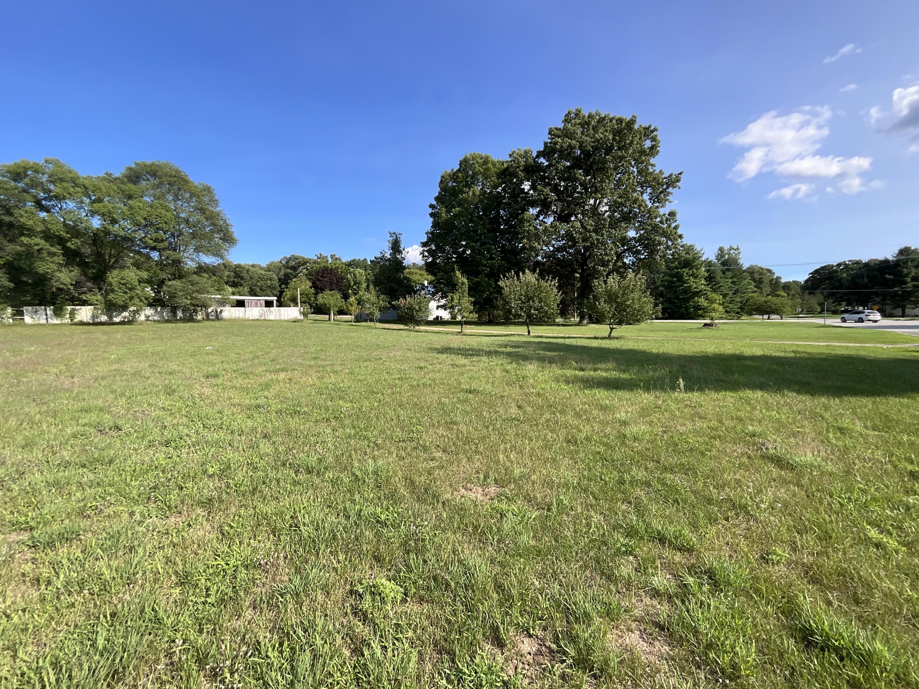 2031 10 Mile Road Ne Property Photo 17