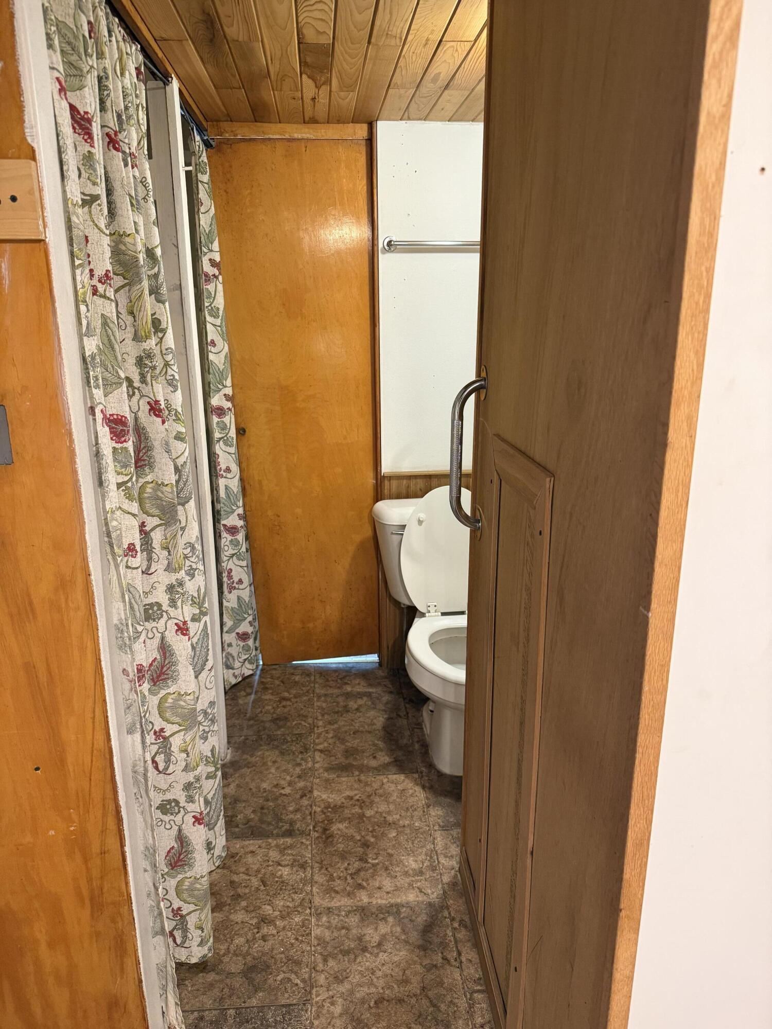 1383 W Palmer Avenue Property Photo 21