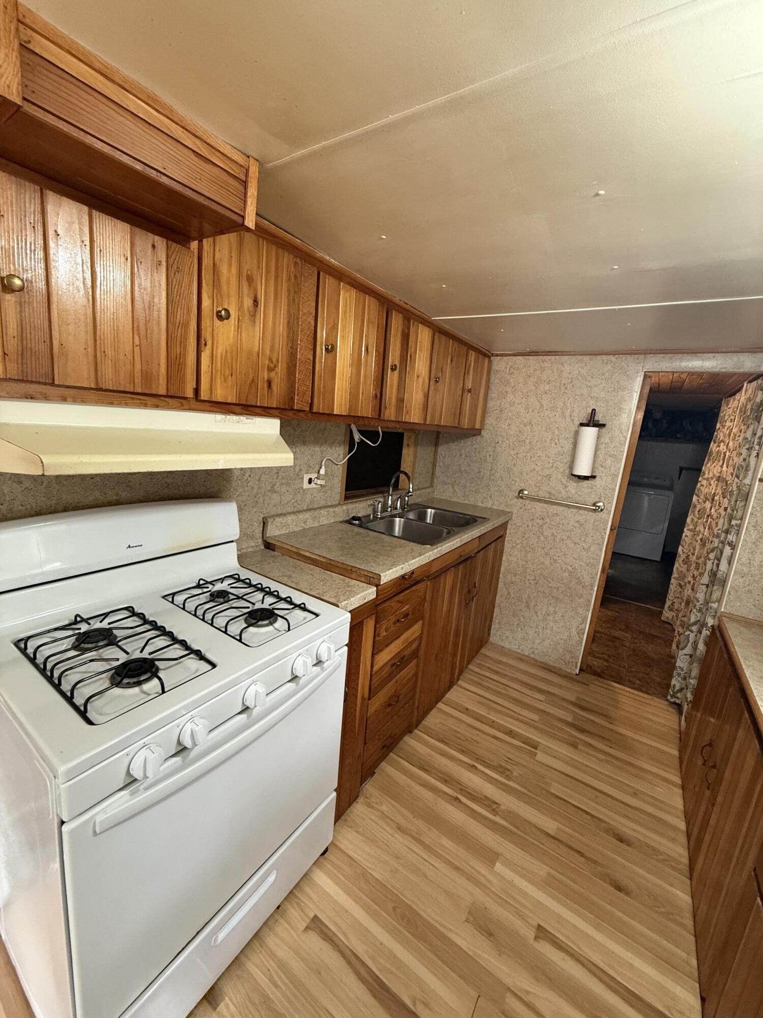 1383 W Palmer Avenue Property Photo 26