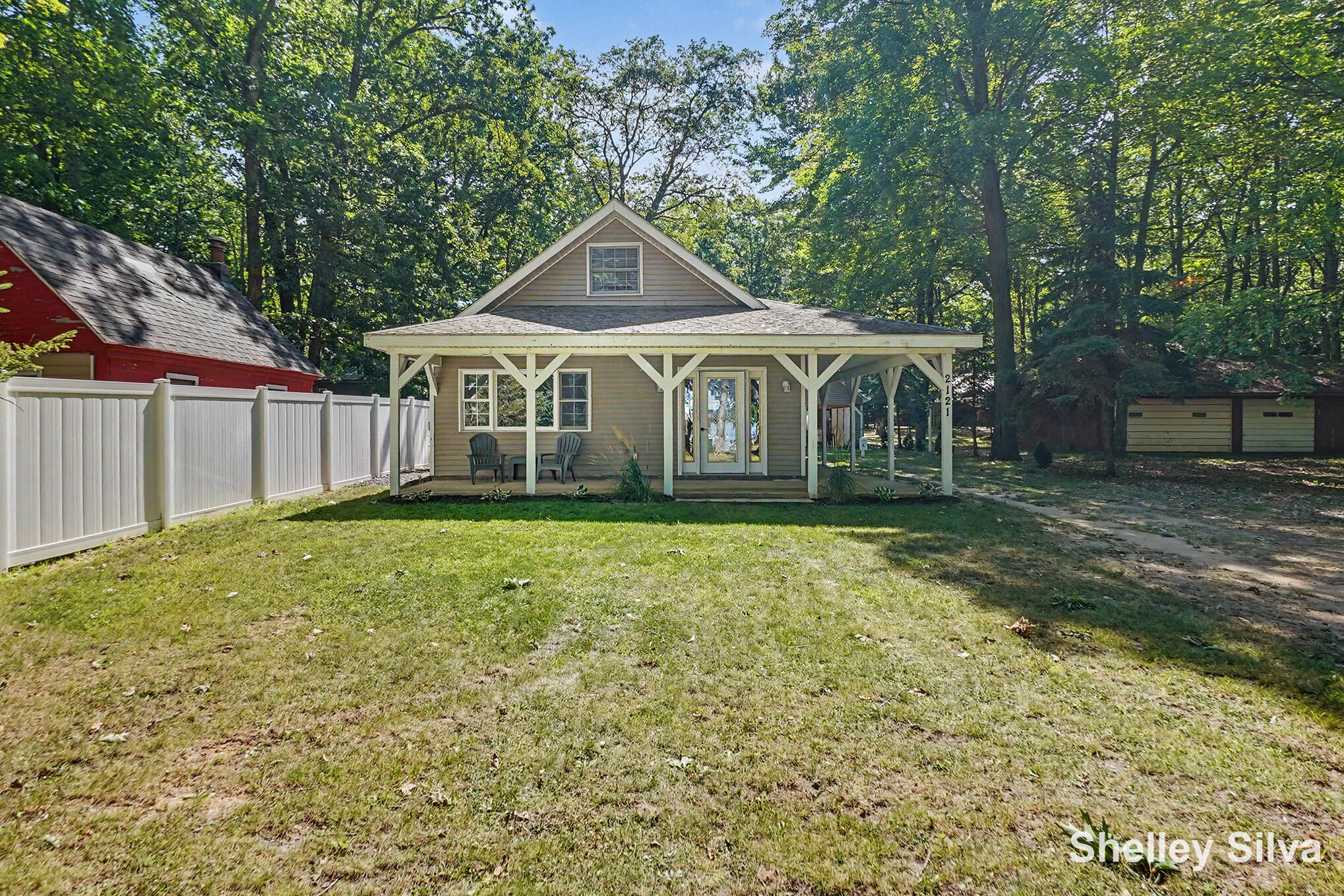 2121 Wolf Lake Drive Property Photo 1