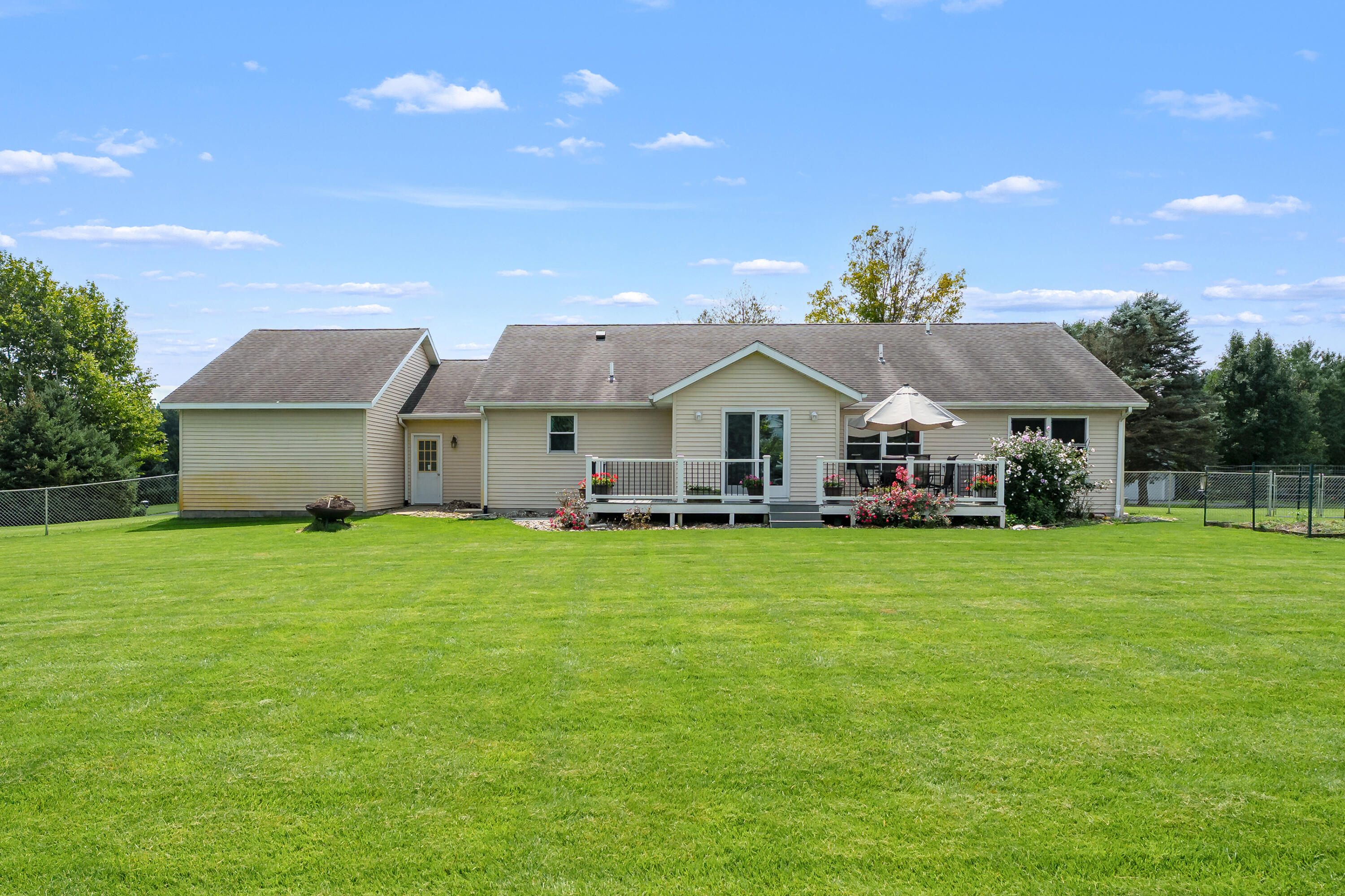 22864 Blackbird Avenue Property Photo 44