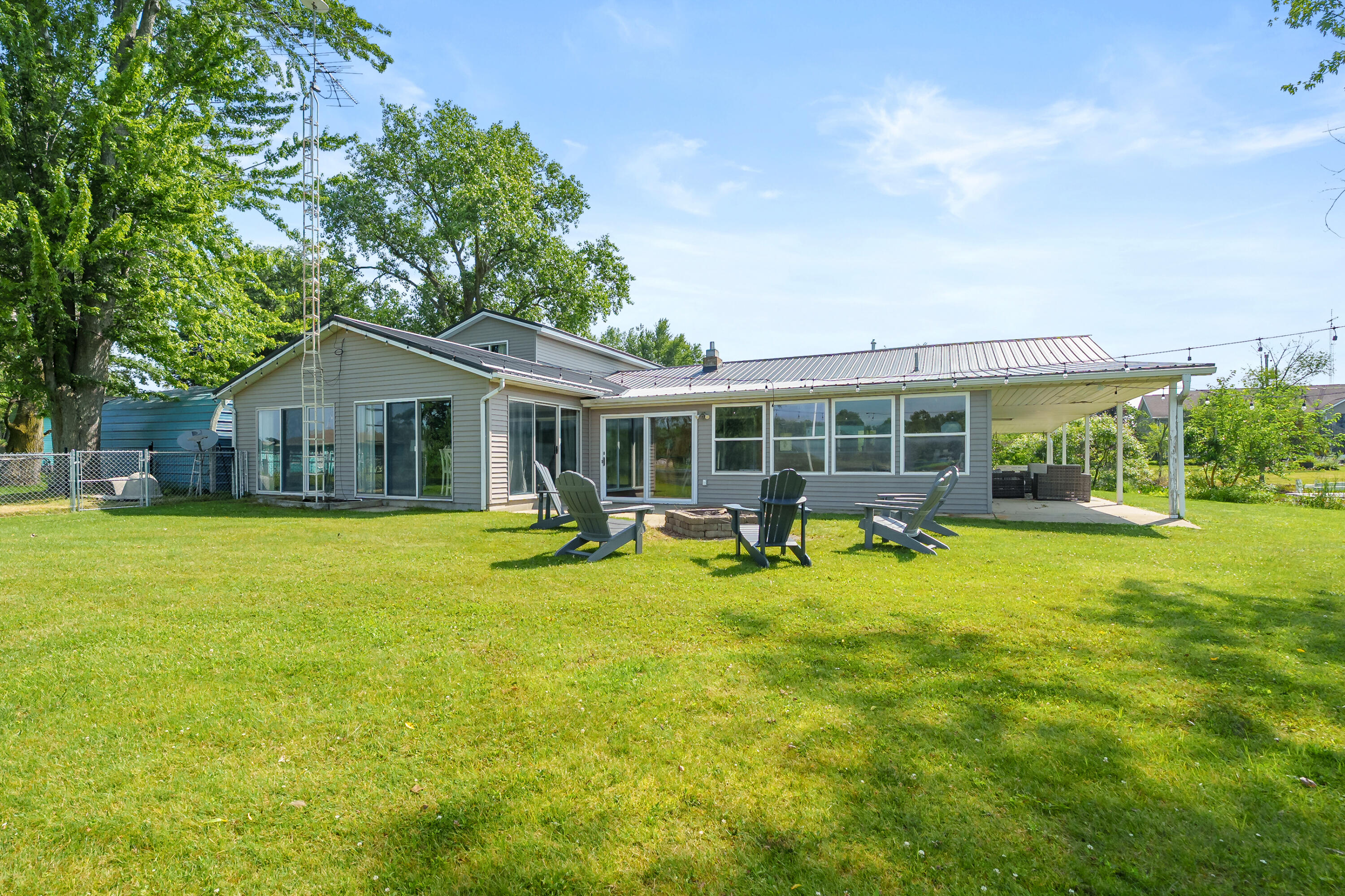 48930 68th Street Property Photo 1