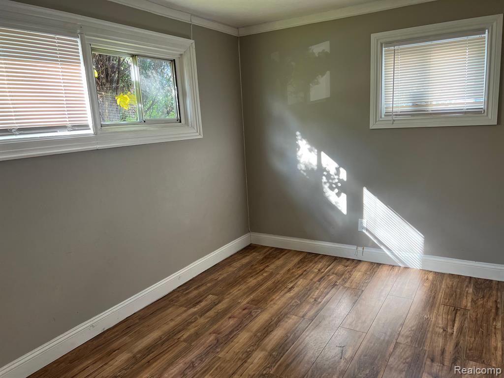 28444 Everett Street Property Photo 6