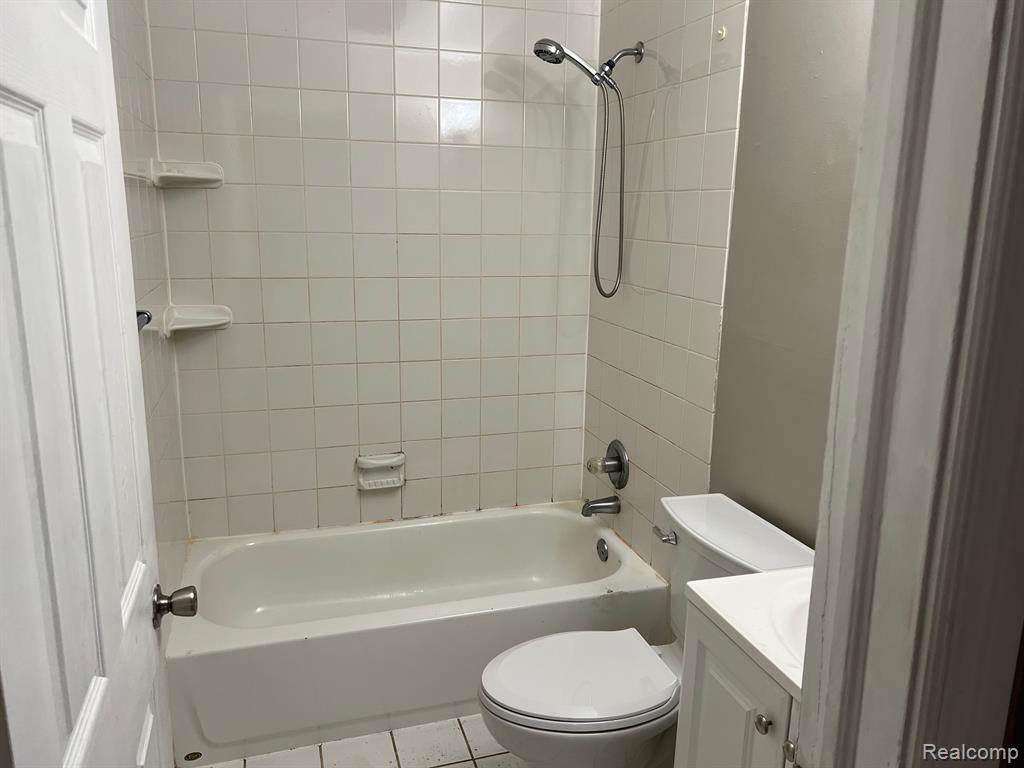 28444 Everett Street Property Photo 8