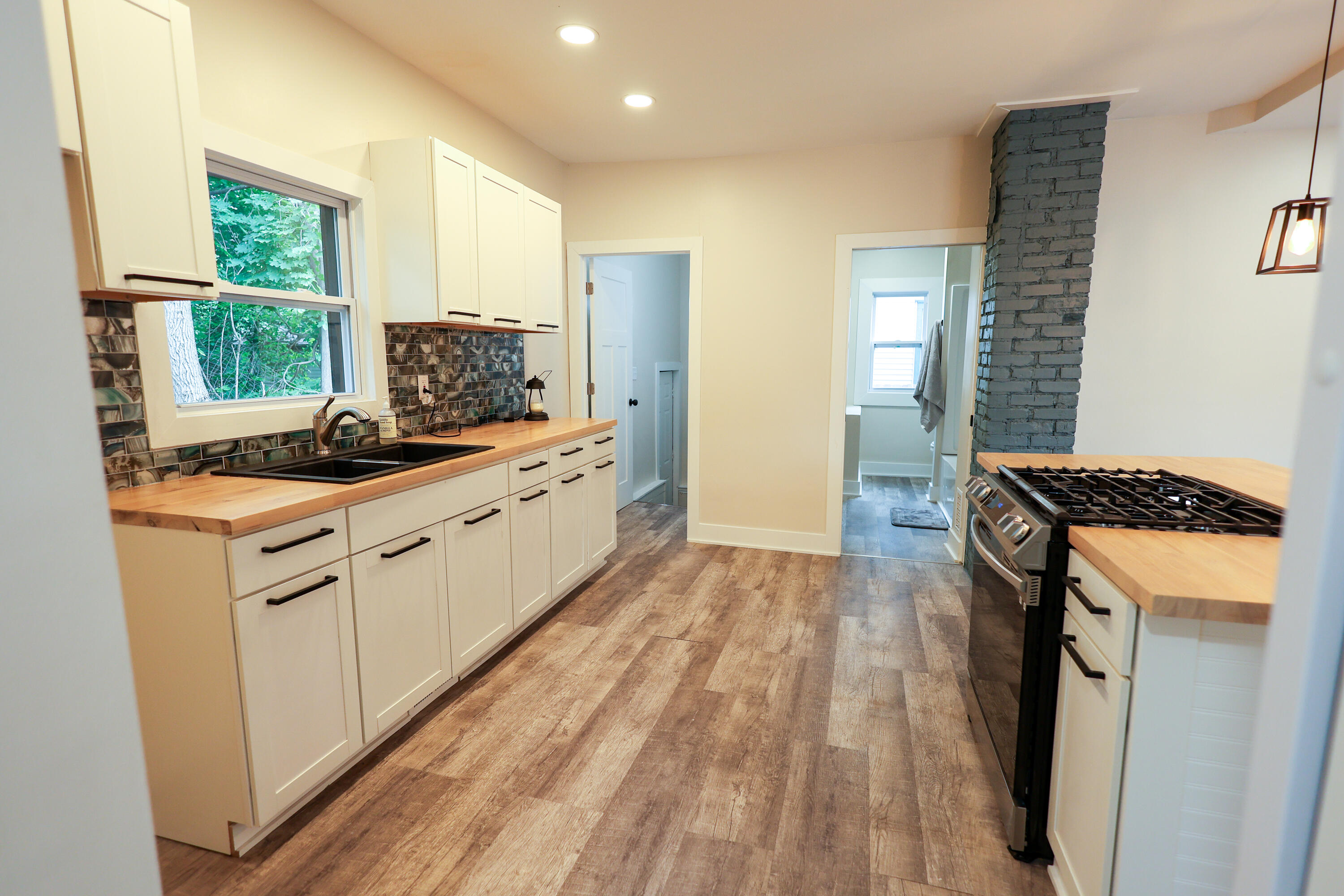 318 Catherine Avenue Property Photo 13