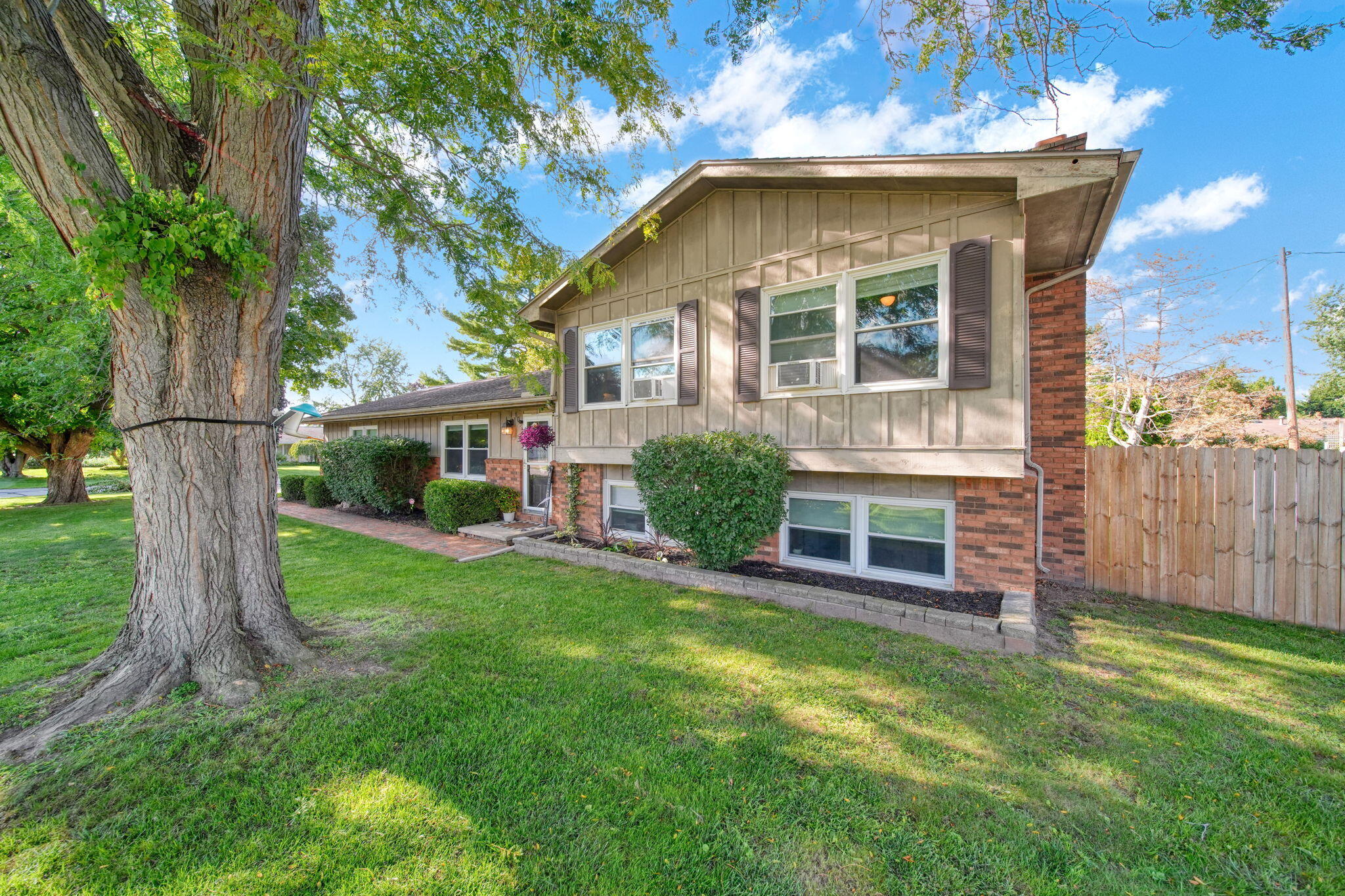 105 Sunset Drive Property Photo 3