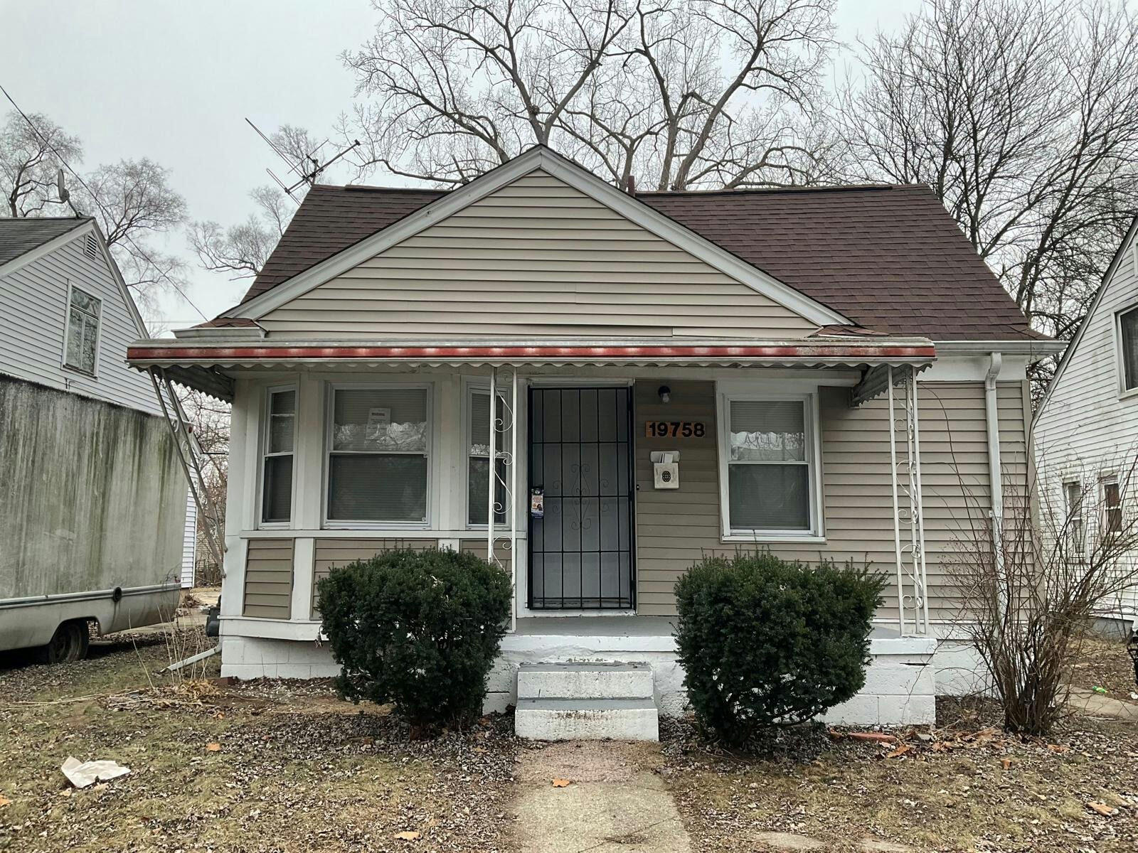 19758 Greenview Avenue Property Photo 1