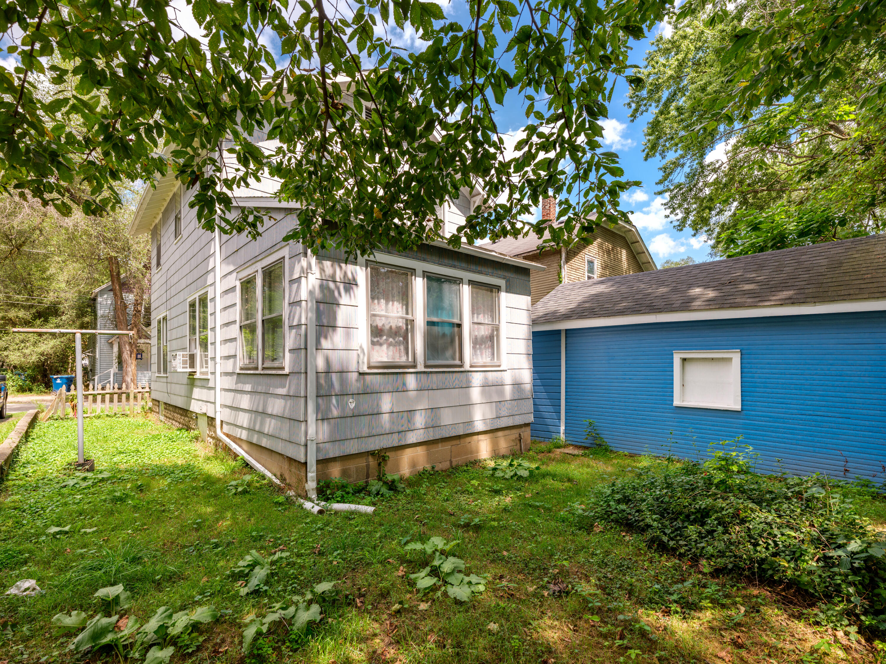 427 Den Adel Court Property Photo 15