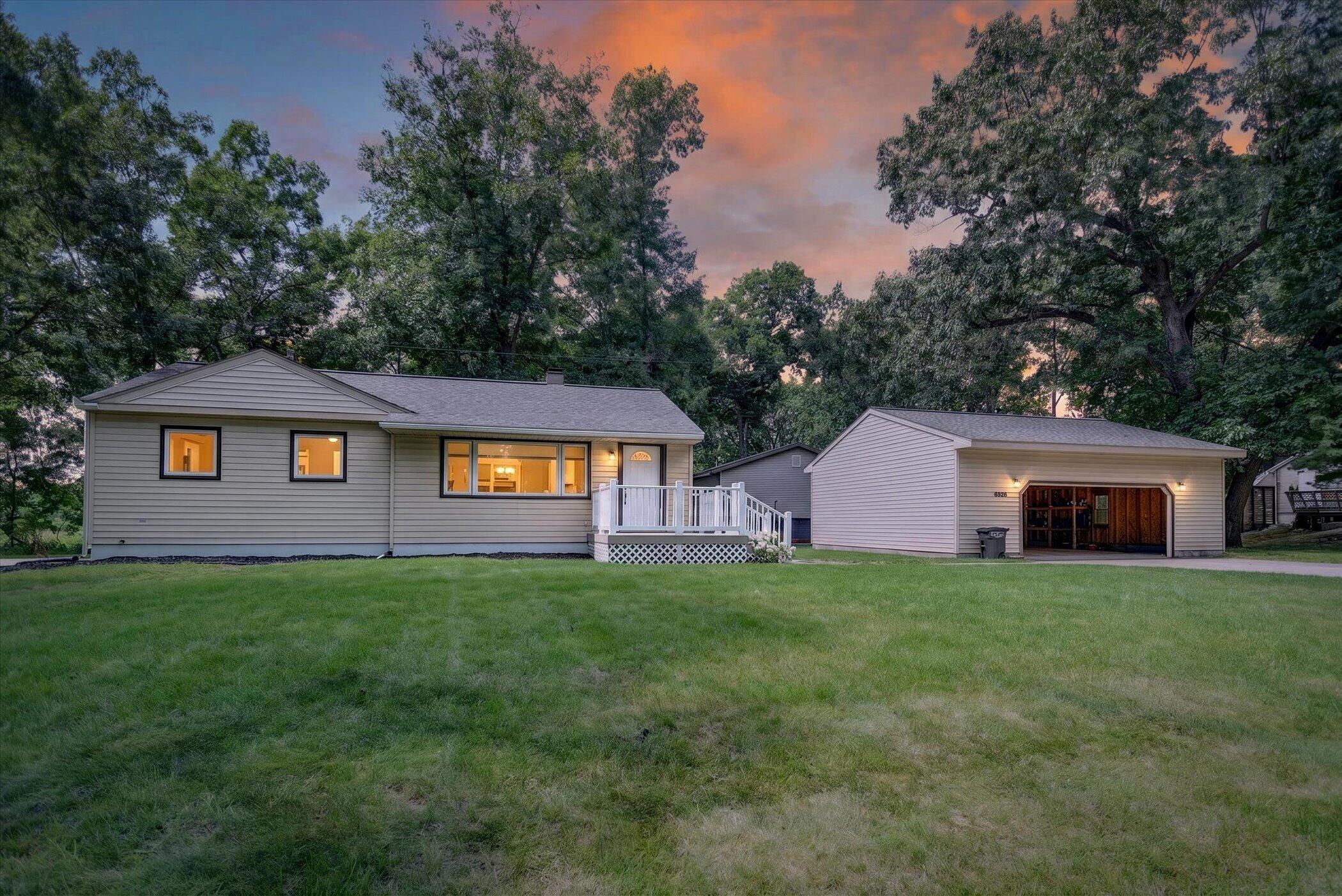 8929 Robinwood Court Property Photo 1