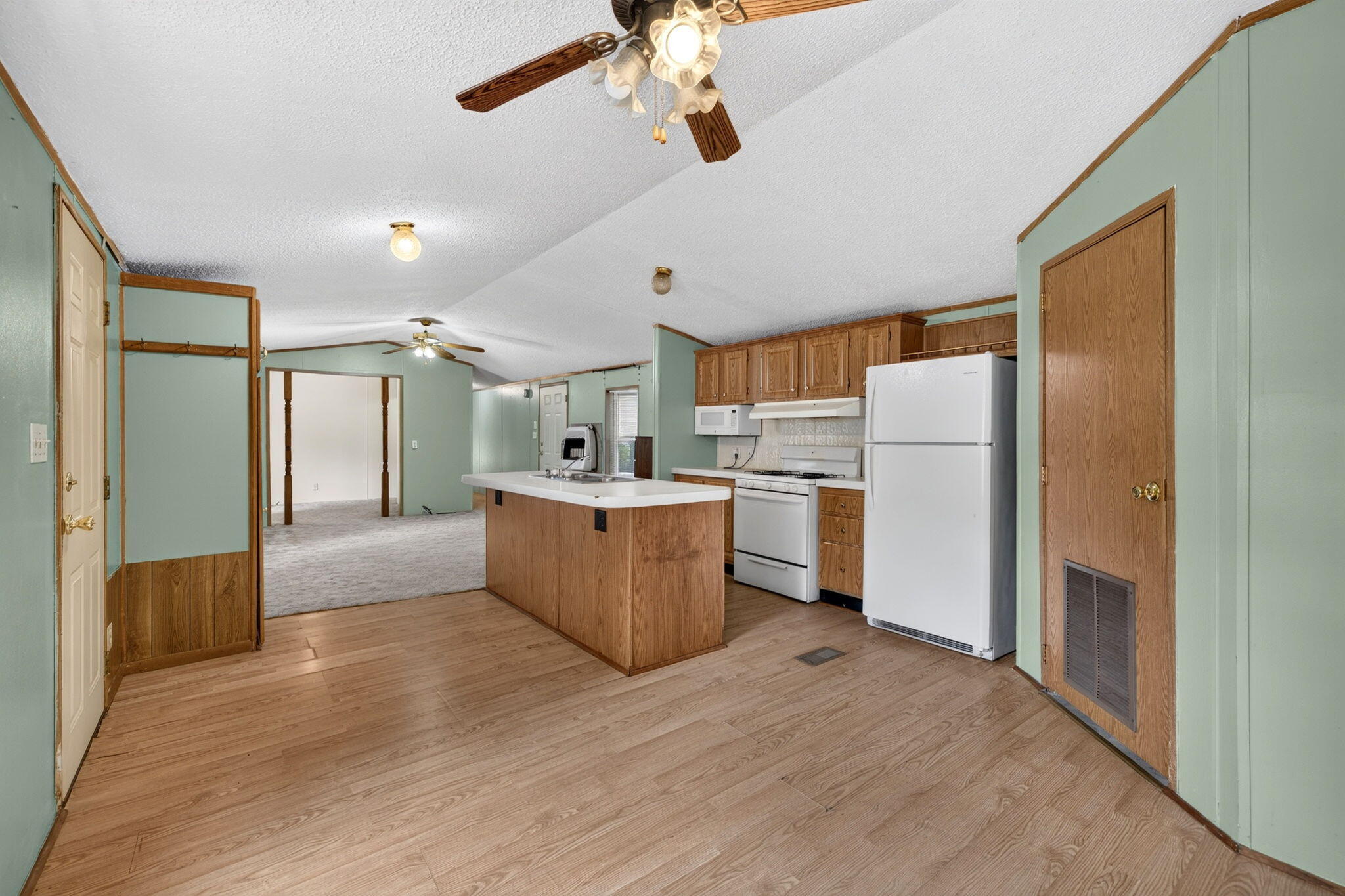 9455 E Lane Drive Property Photo 3
