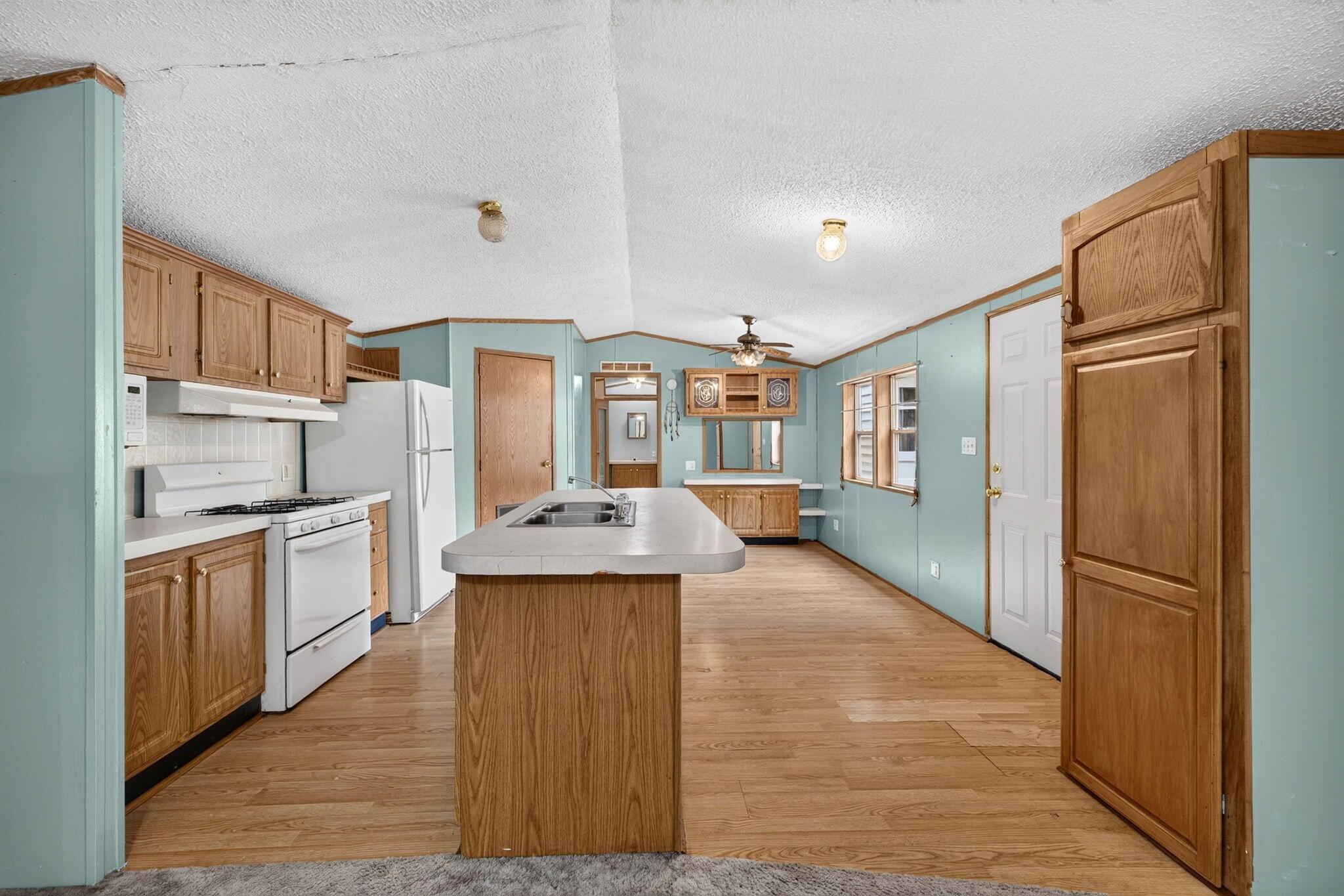 9455 E Lane Drive Property Photo 5