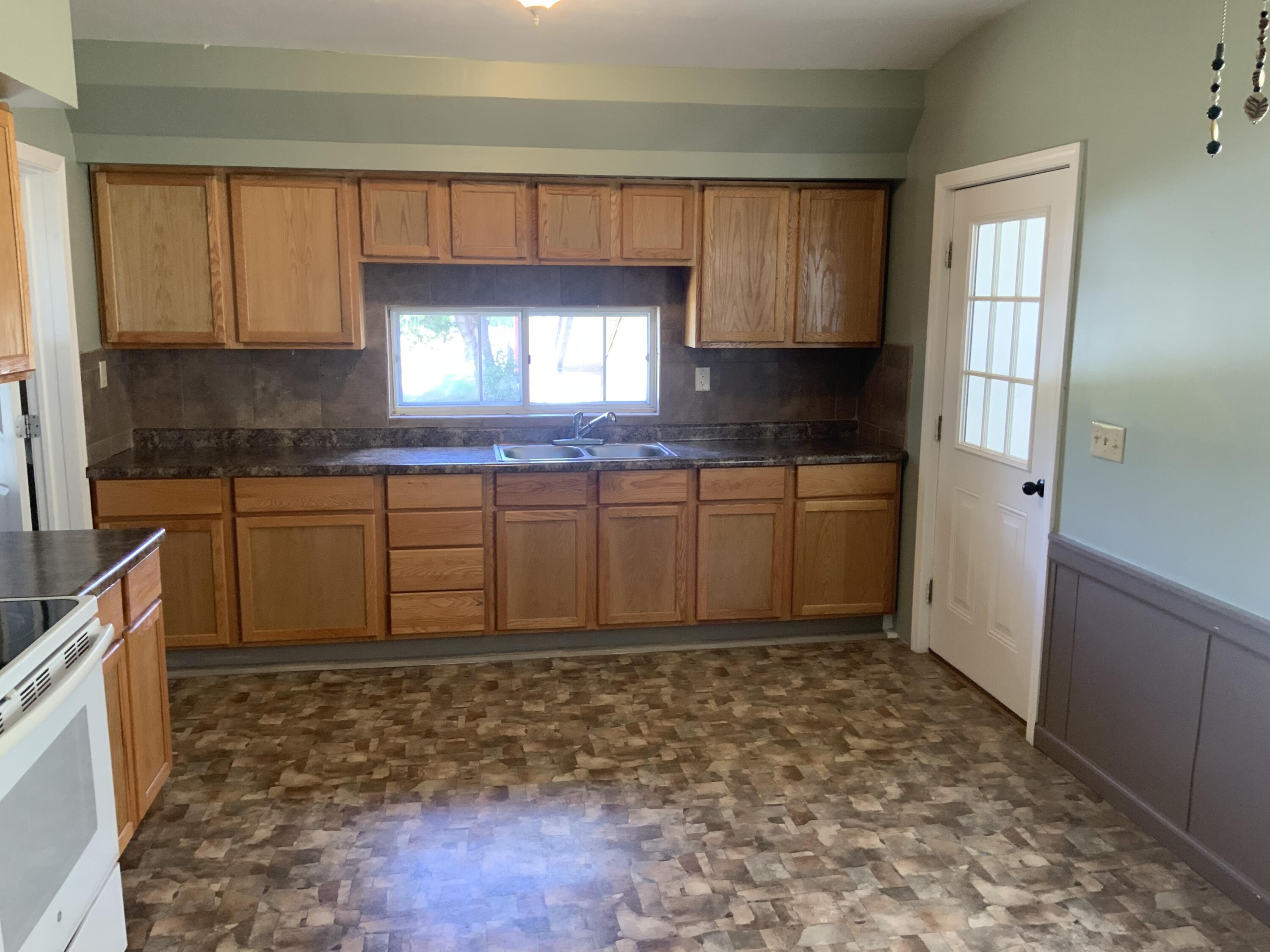 4984 N State Road Property Photo 3
