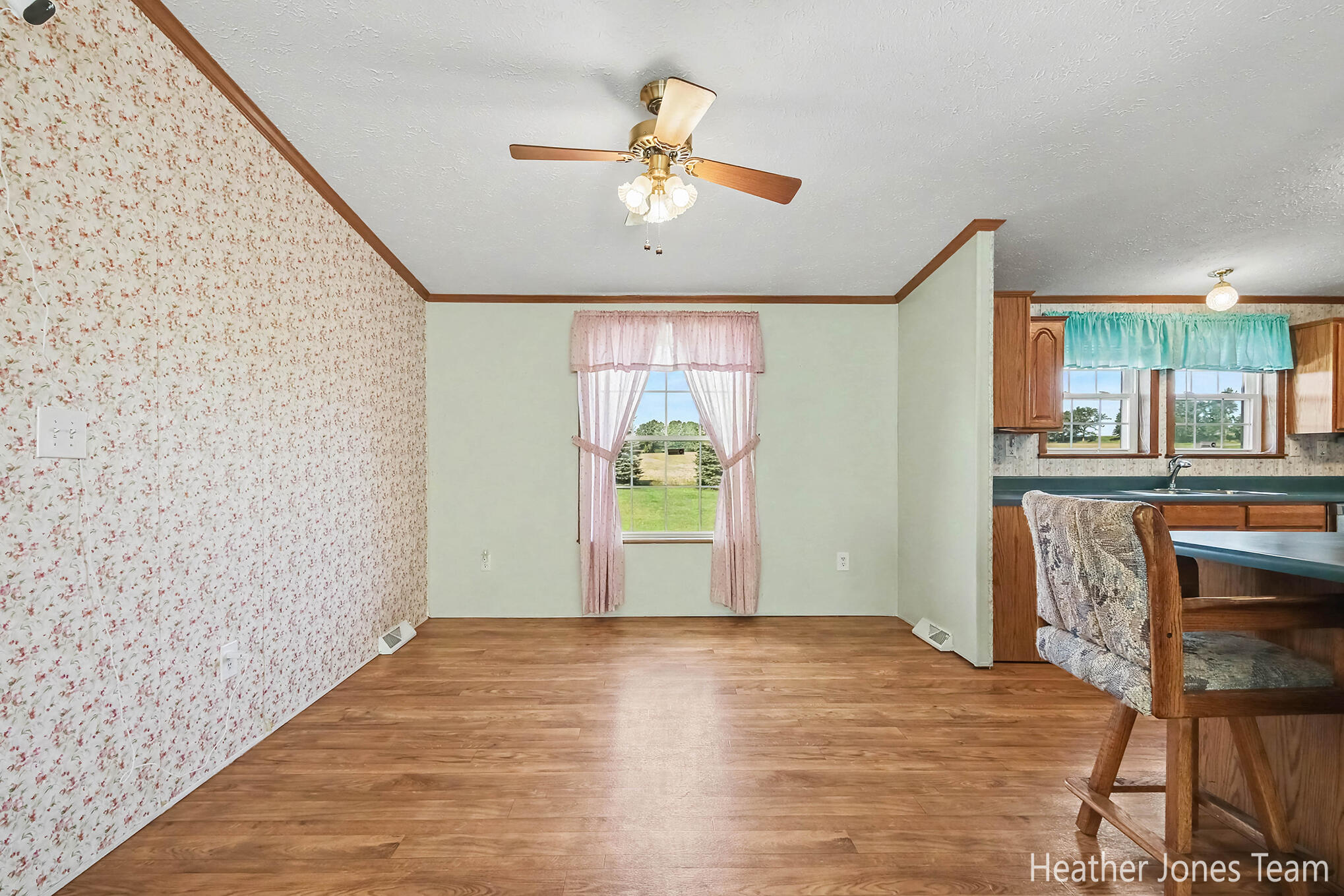 3349 N Pine Grove Road Property Photo 9