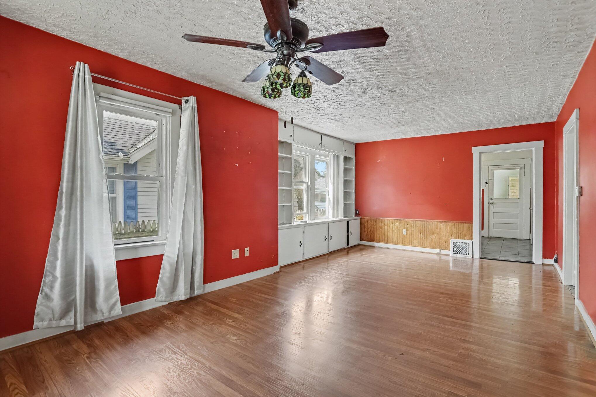 114 Foster Avenue Property Photo 5