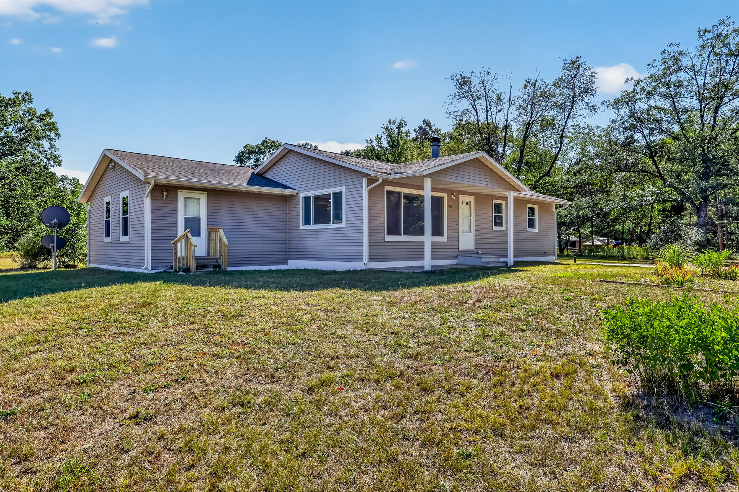 2465 E Arthur Road Property Photo 1