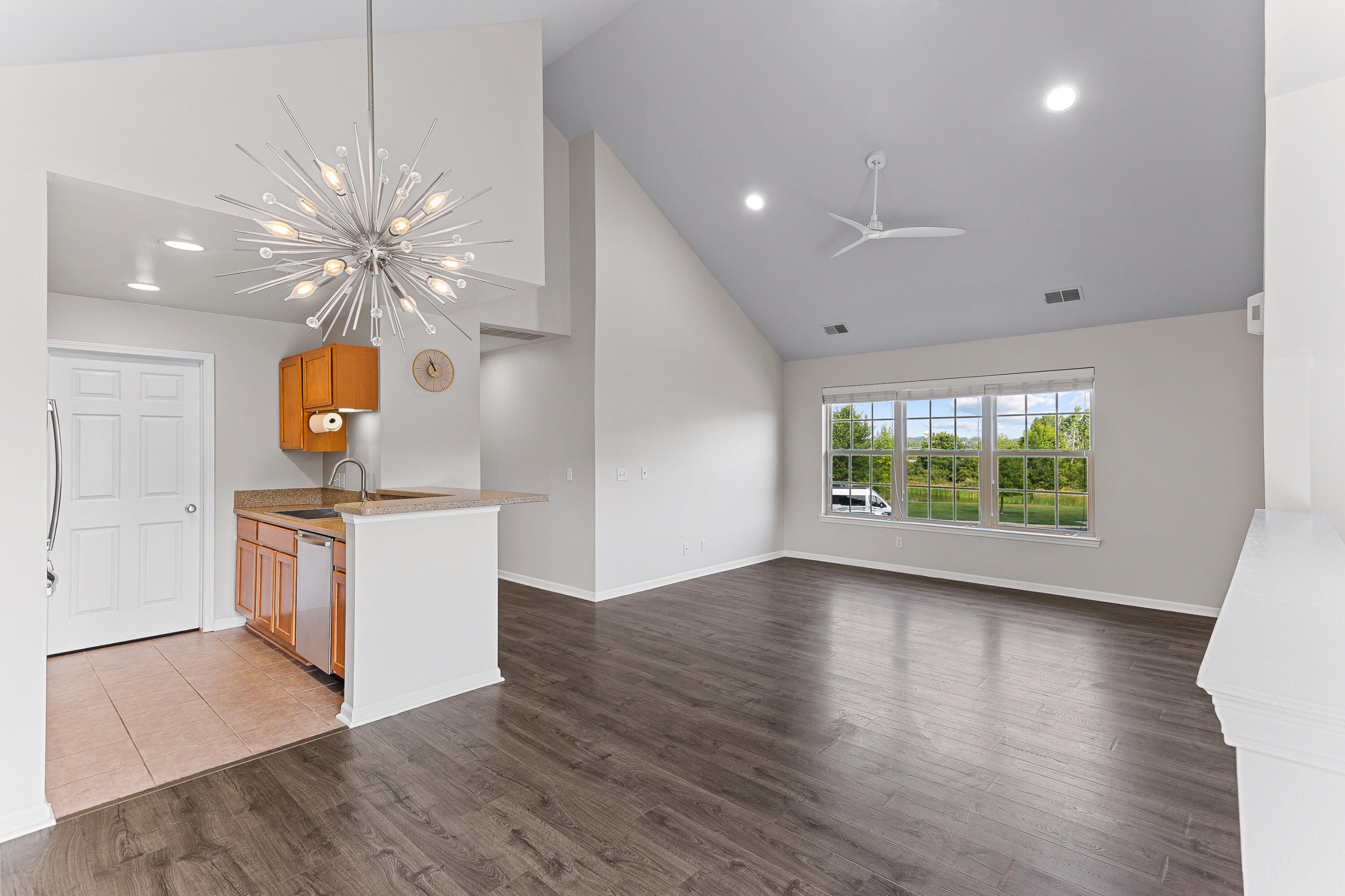 1145 Addington Lane Property Photo 6