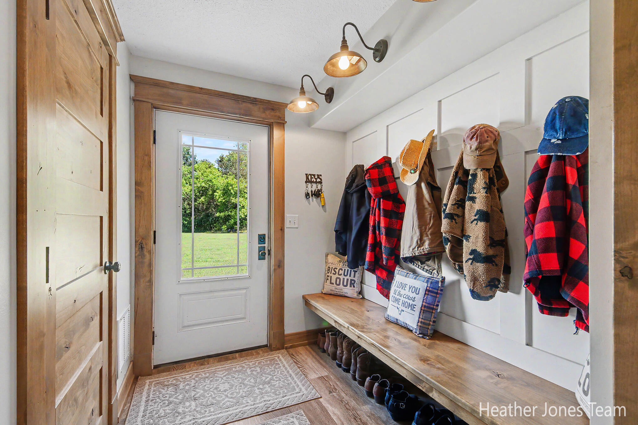 8872 E Spencer Road Property Photo 9