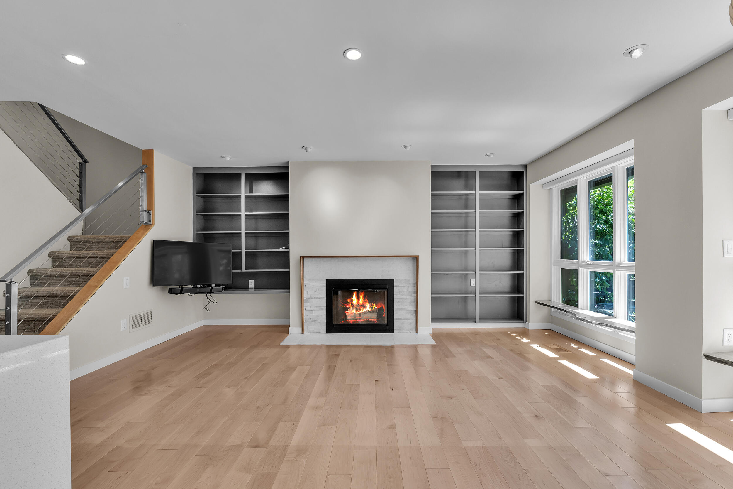 676 Greenhills Drive Property Photo 8