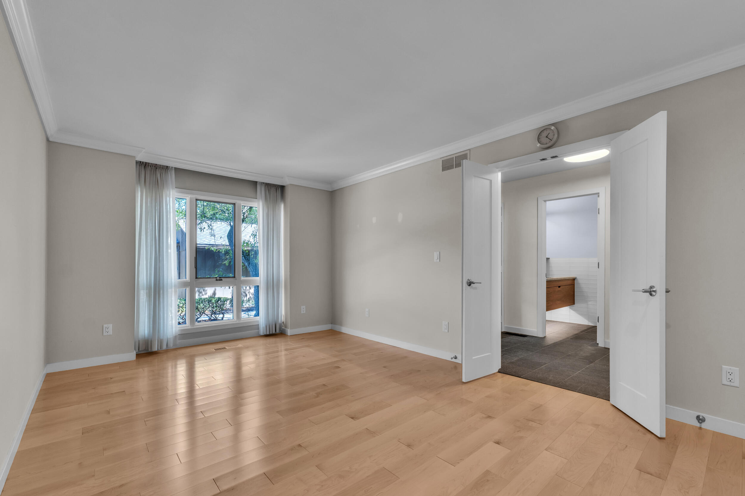676 Greenhills Drive Property Photo 24