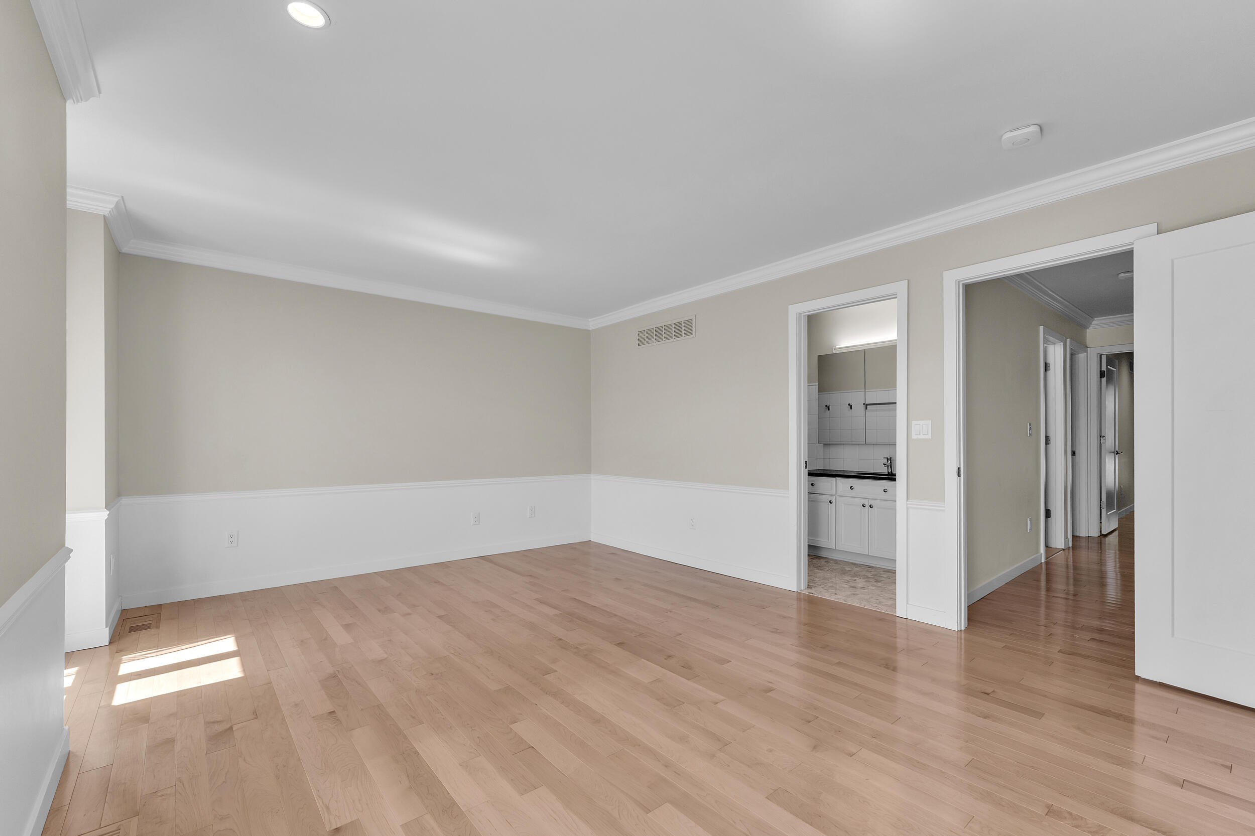 676 Greenhills Drive Property Photo 29