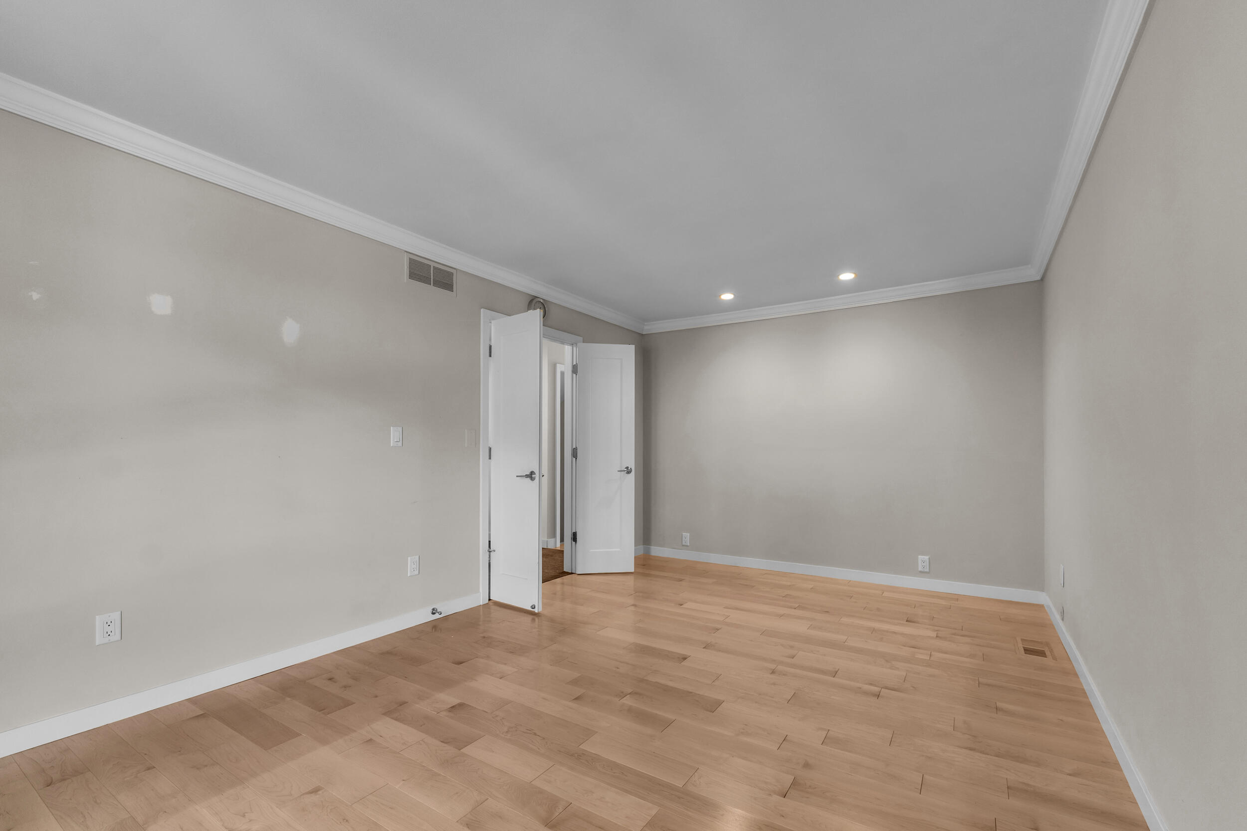 676 Greenhills Drive Property Photo 31