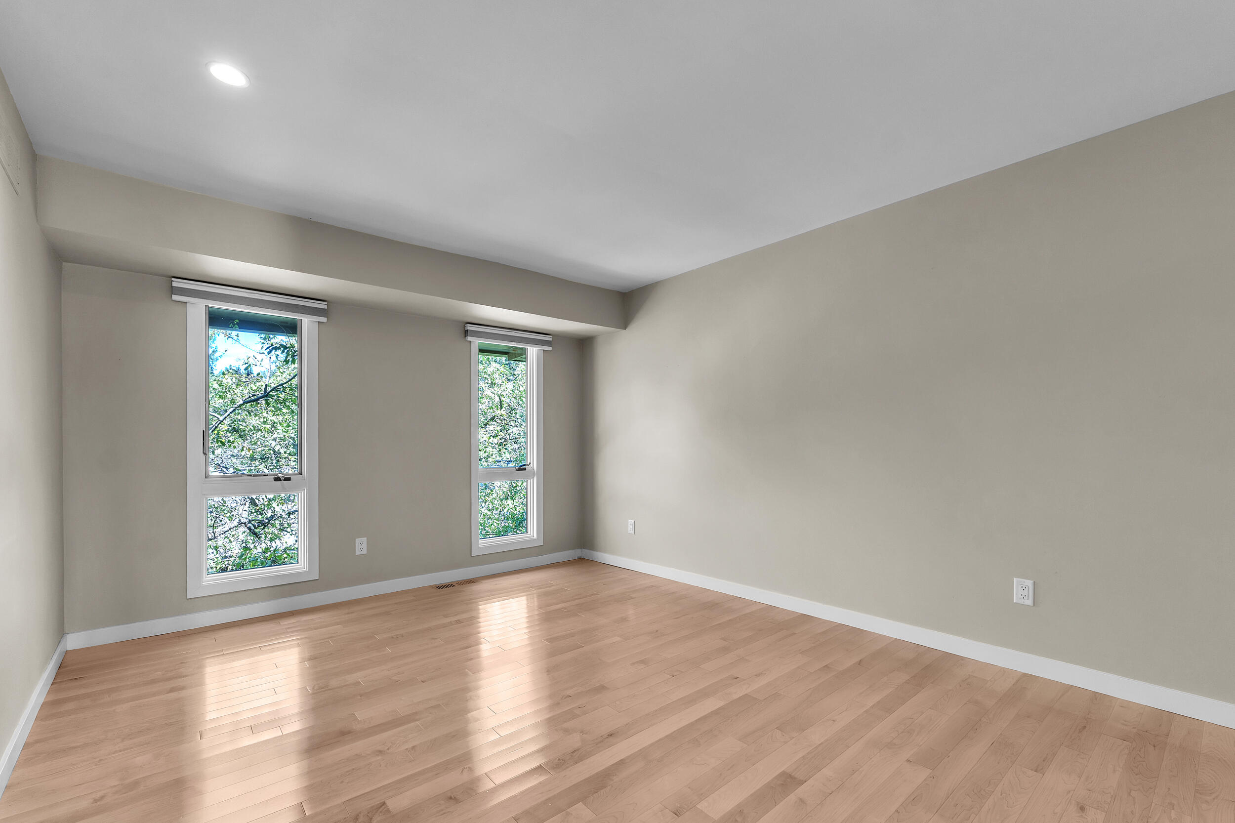 676 Greenhills Drive Property Photo 39