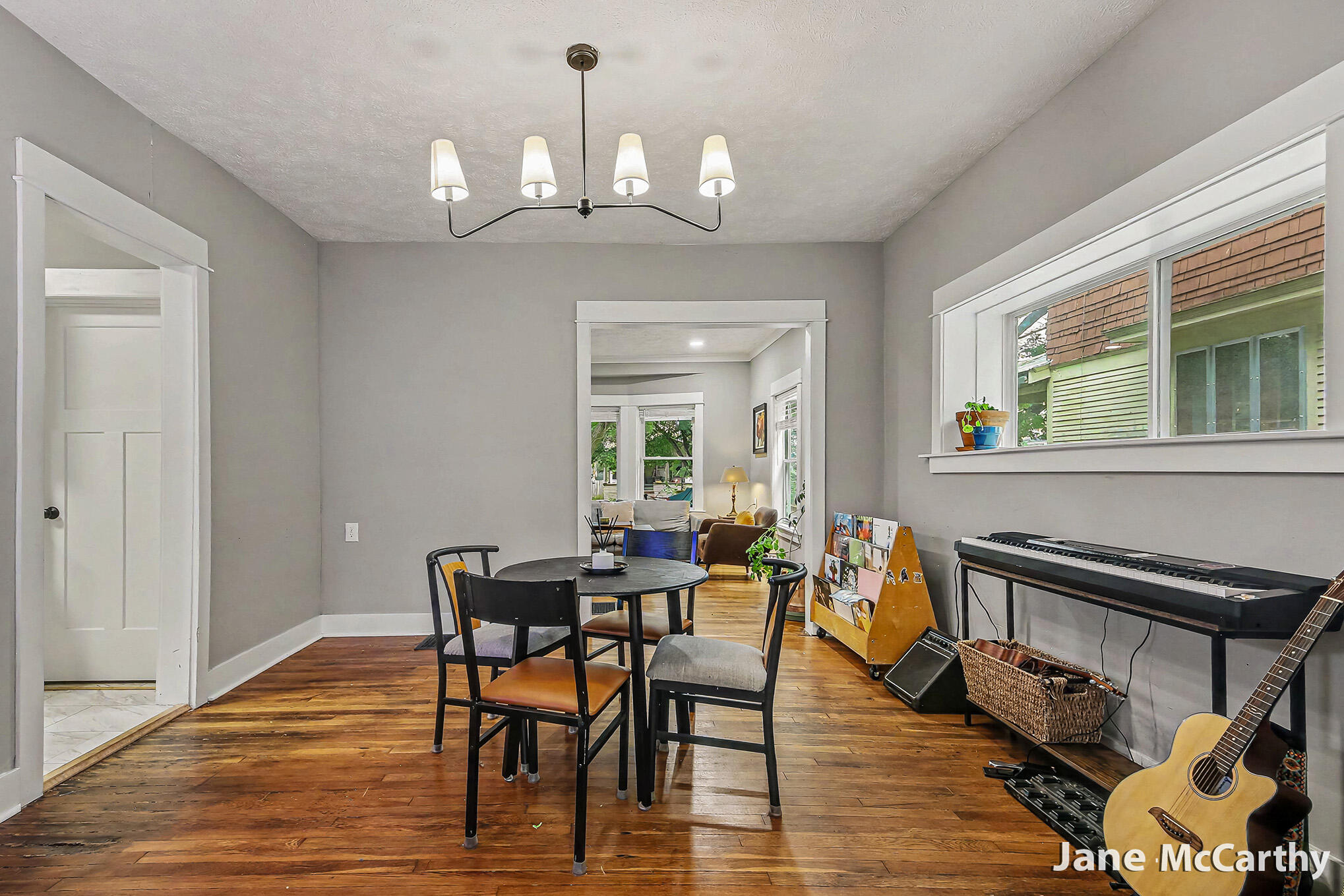 1240 Bemis Street Se Property Photo 8