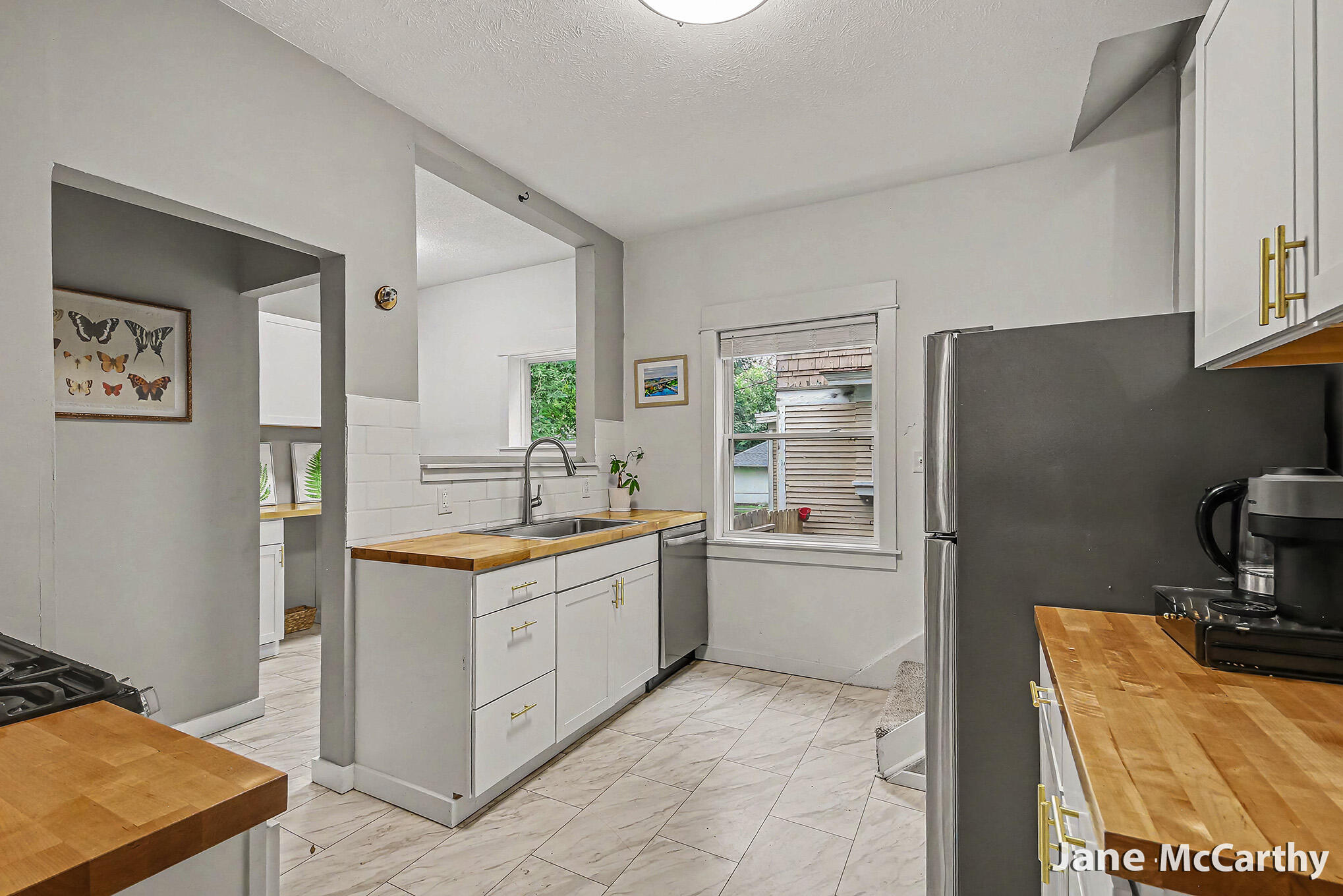 1240 Bemis Street Se Property Photo 9