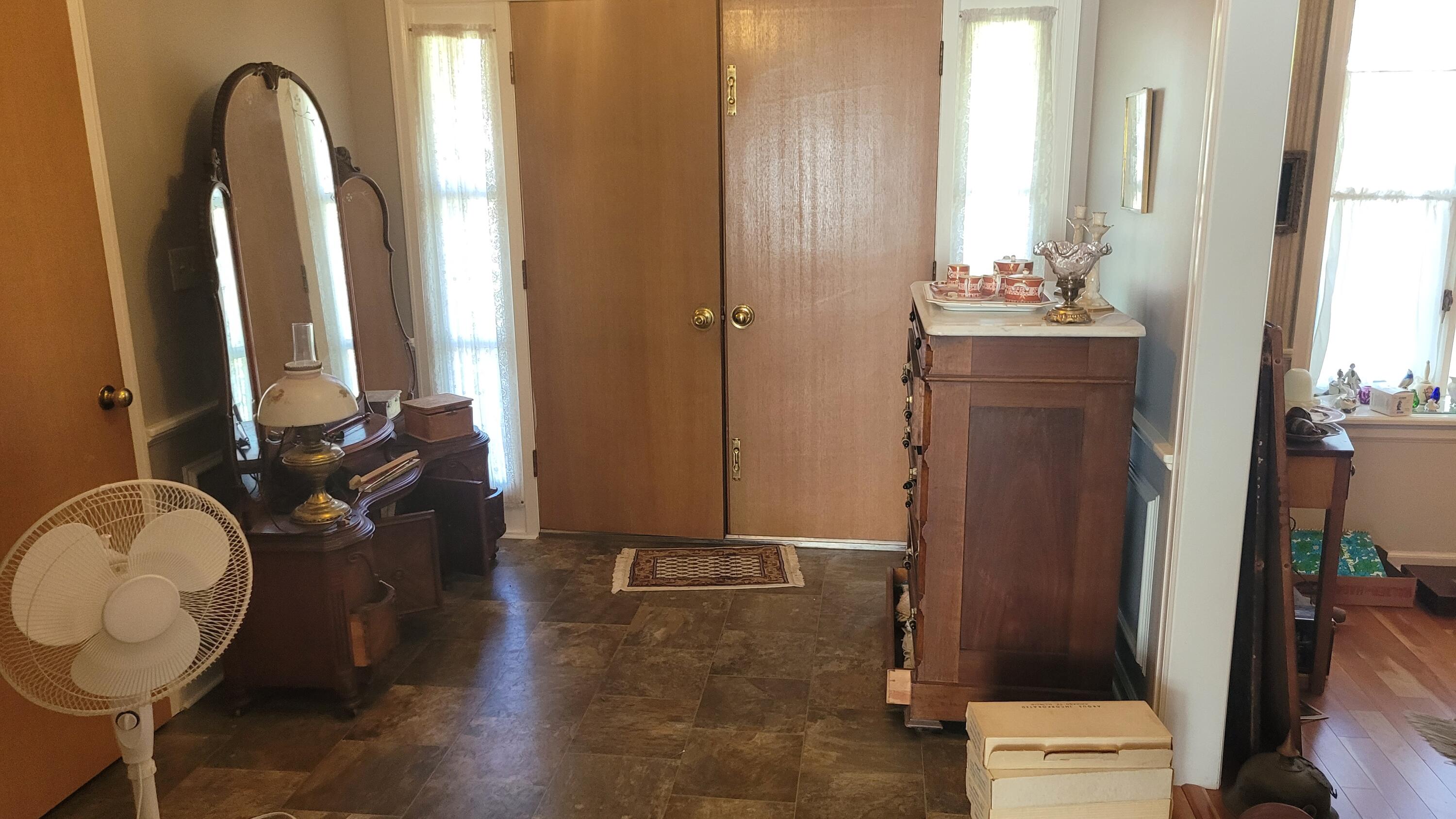 601 Se Manor Drive Property Photo 10