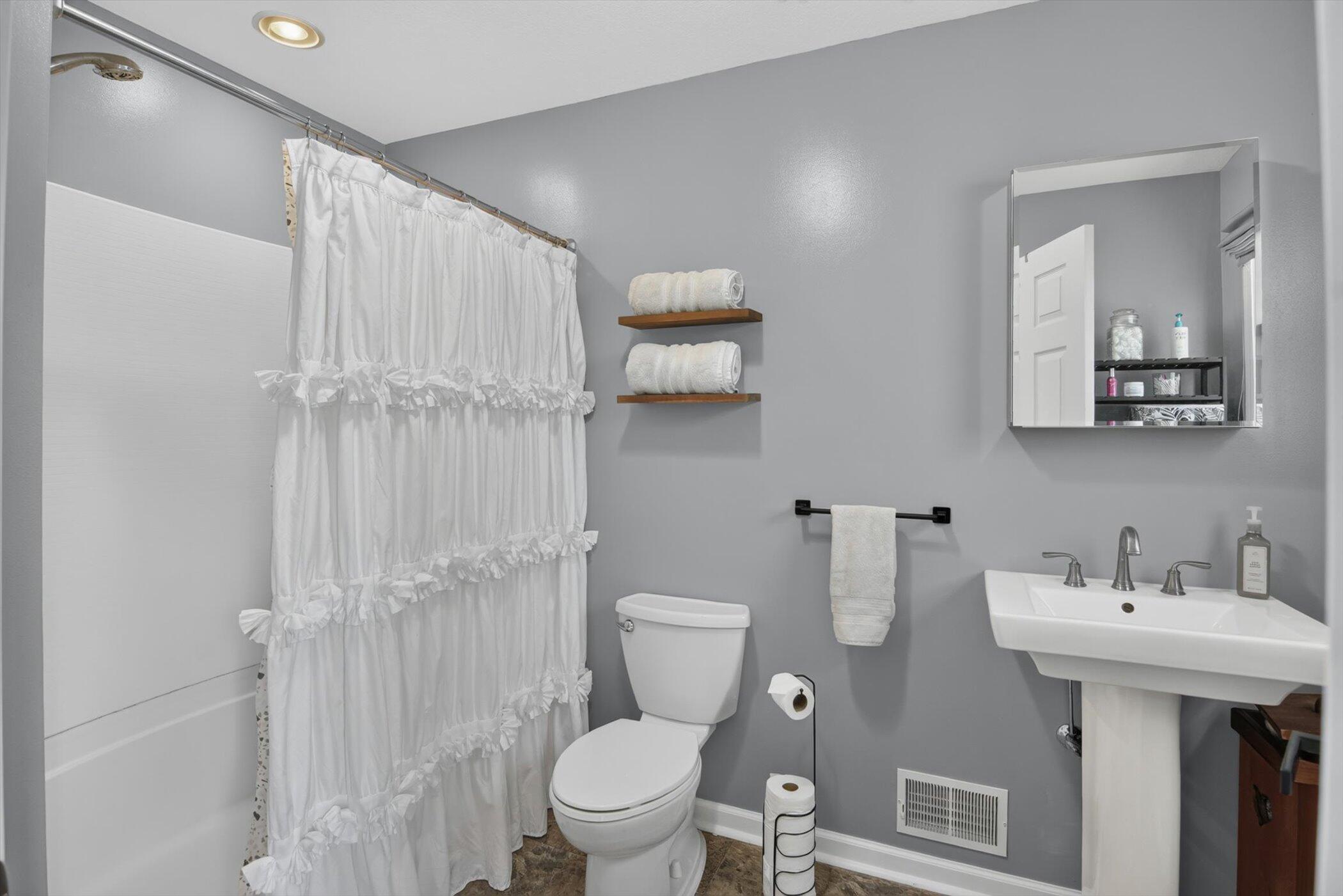438 South Street Property Photo 8