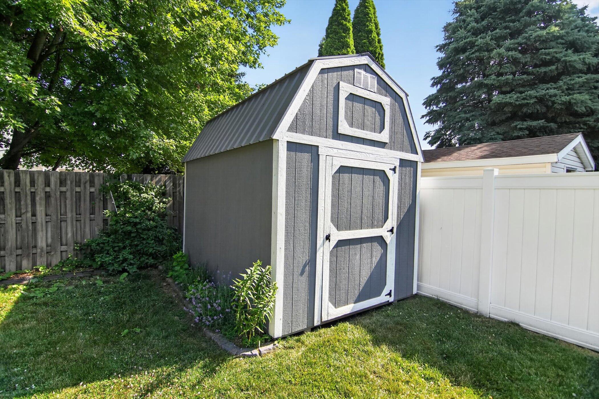 438 South Street Property Photo 46