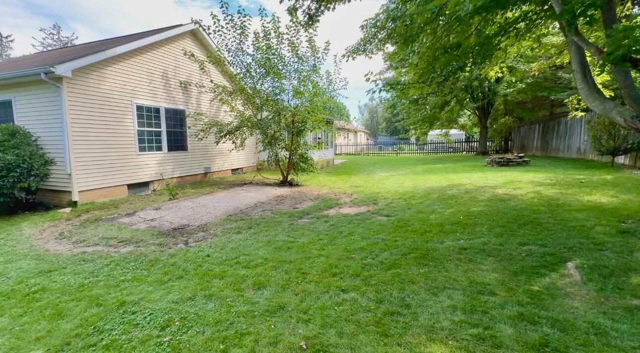 923 N Union Street Property Photo 27