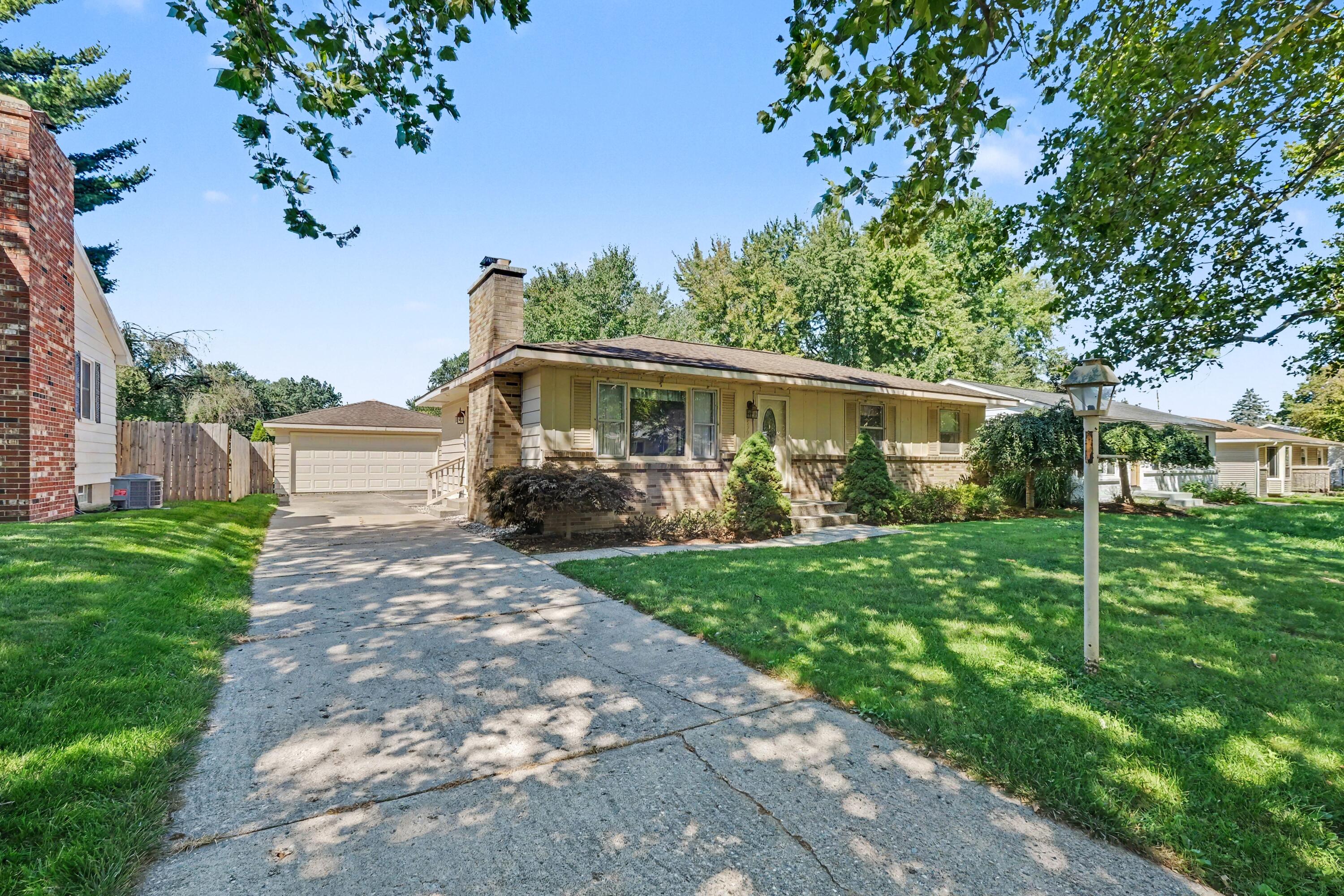 1399 Clover Crest Nw Property Photo 4