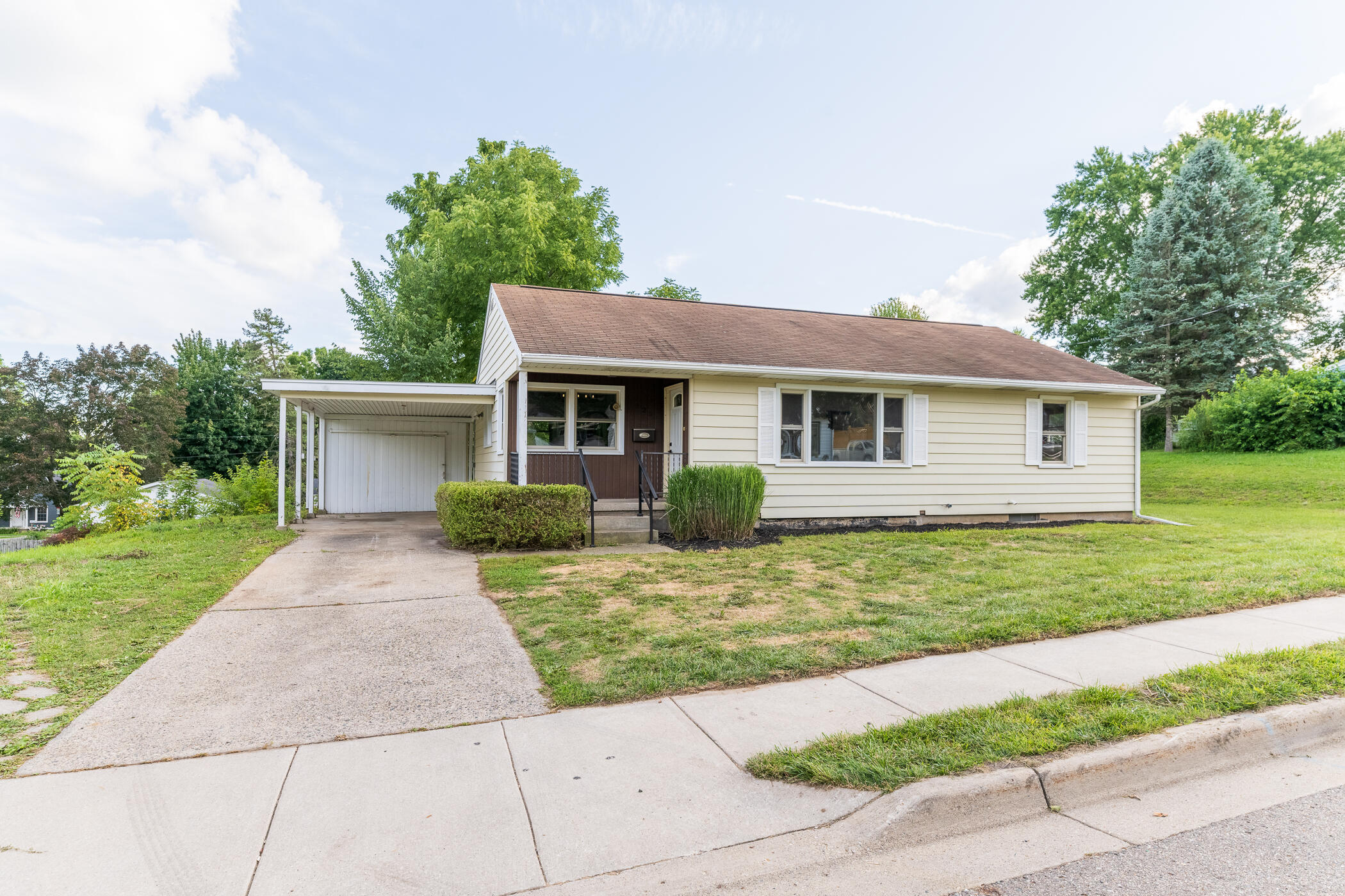 825 Forest Street Property Photo 1