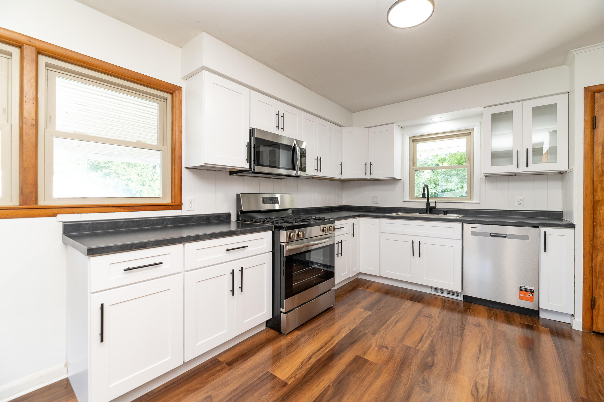 825 Forest Street Property Photo 2