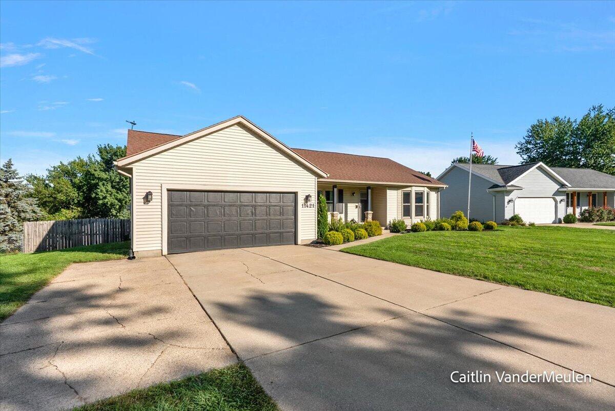 11421 Prairie Avenue Property Photo 4