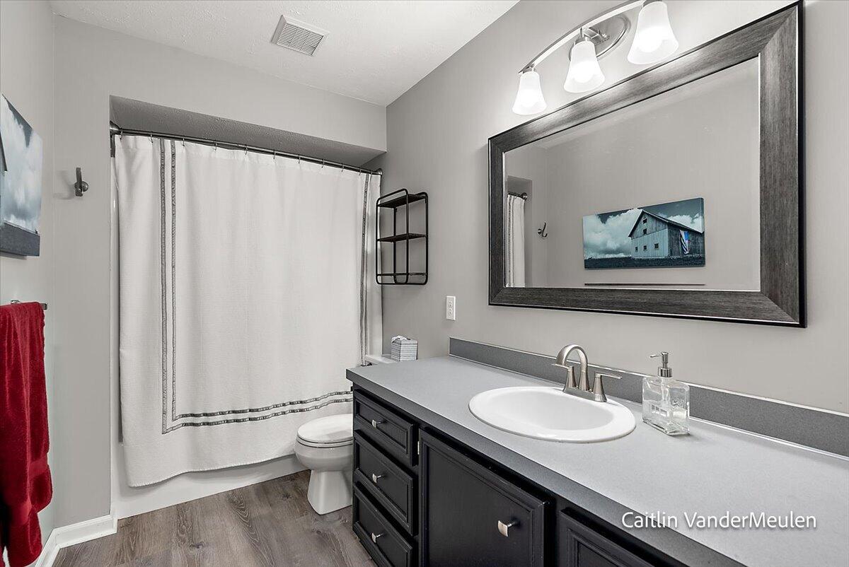 11421 Prairie Avenue Property Photo 40