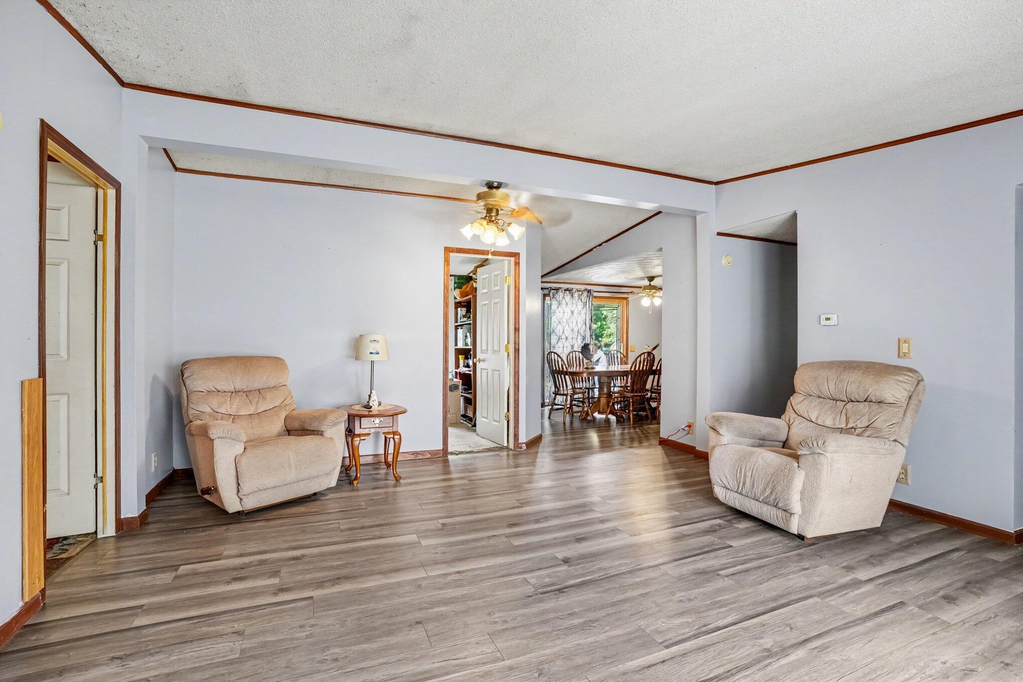 20204 Meadow Drive Property Photo 3