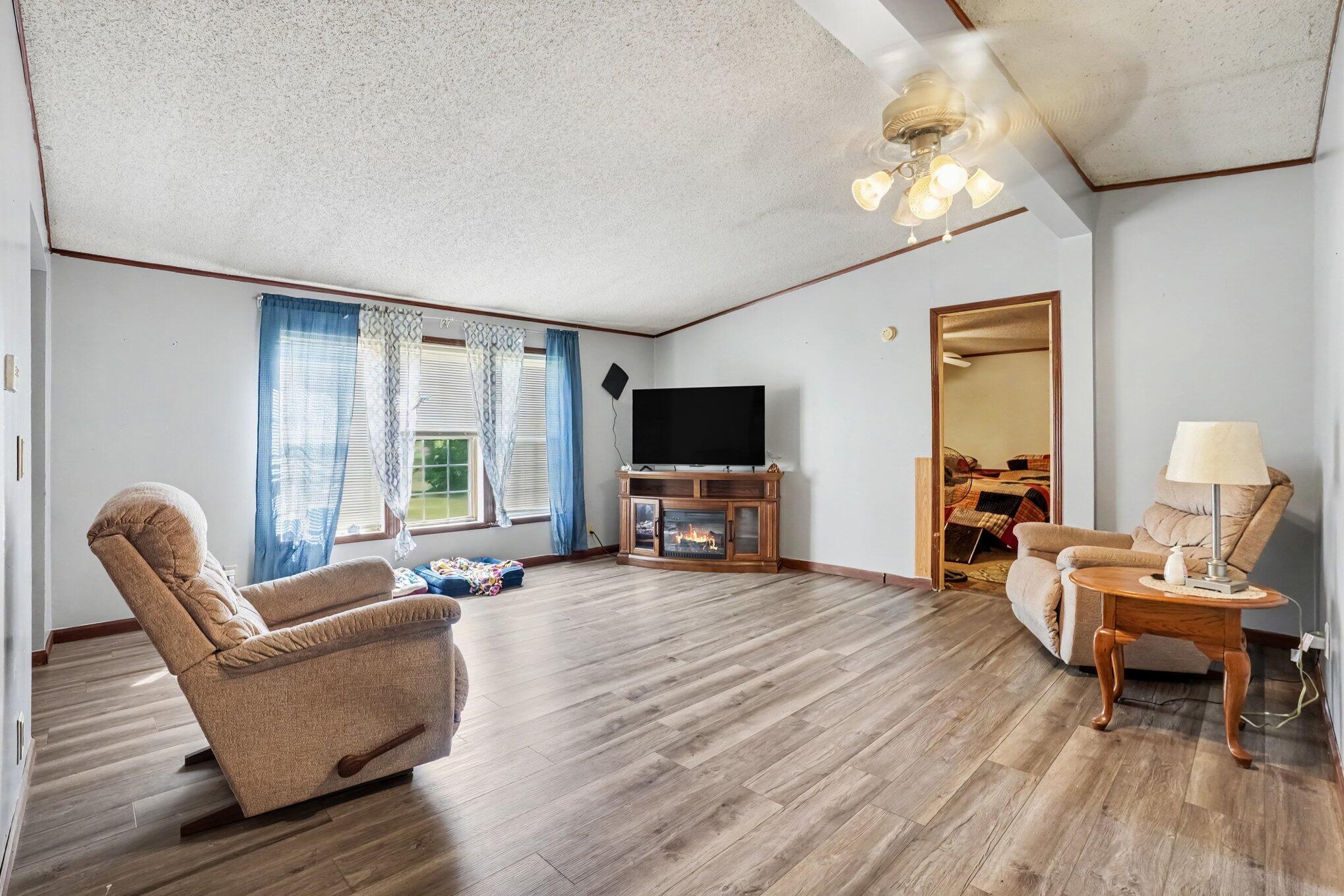 20204 Meadow Drive Property Photo 14