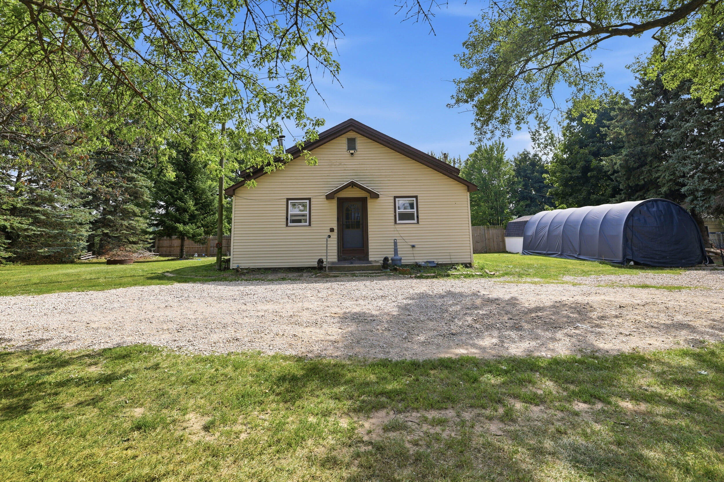 7531 County Farm Road Property Photo 2