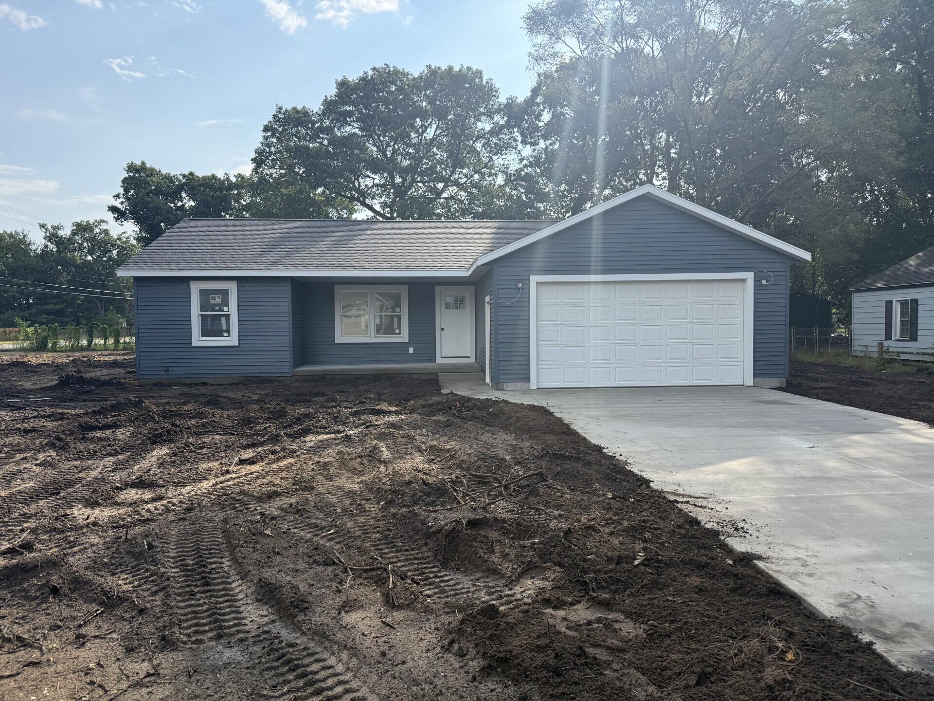 420 West Street Property Photo 2