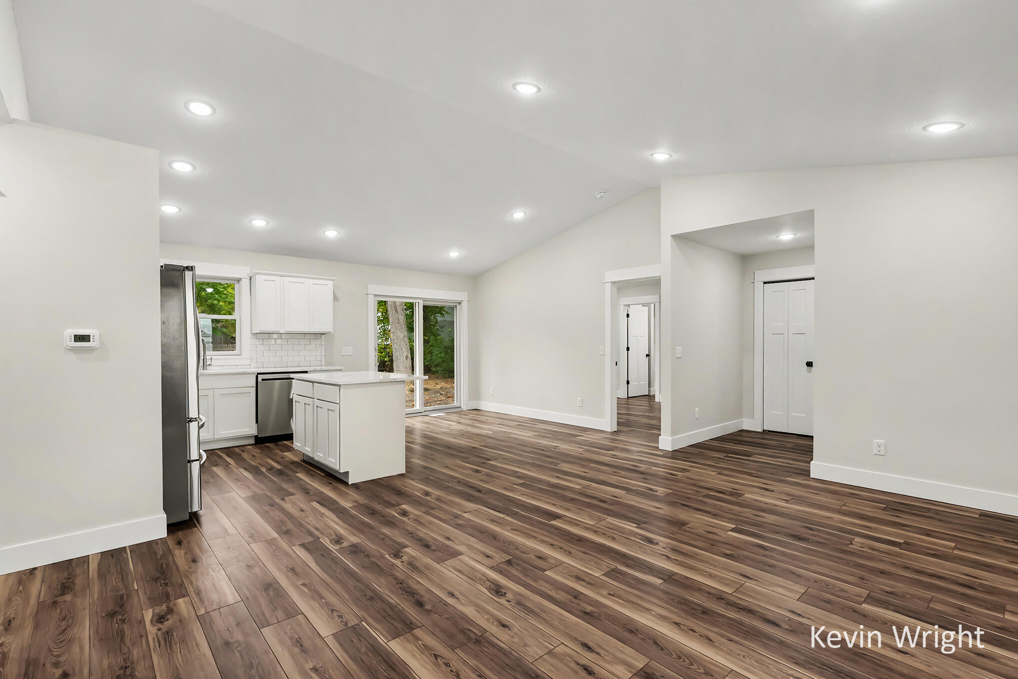 420 West Street Property Photo 4