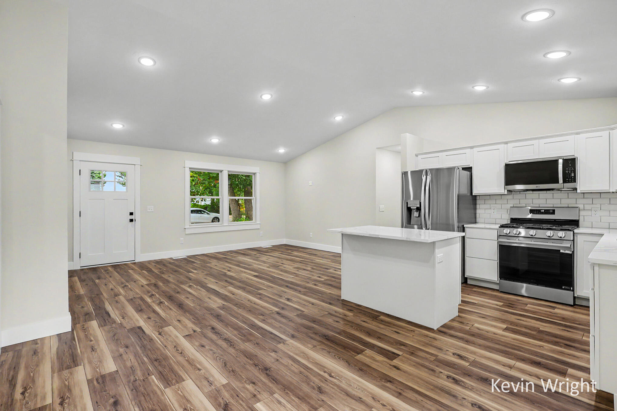420 West Street Property Photo 5